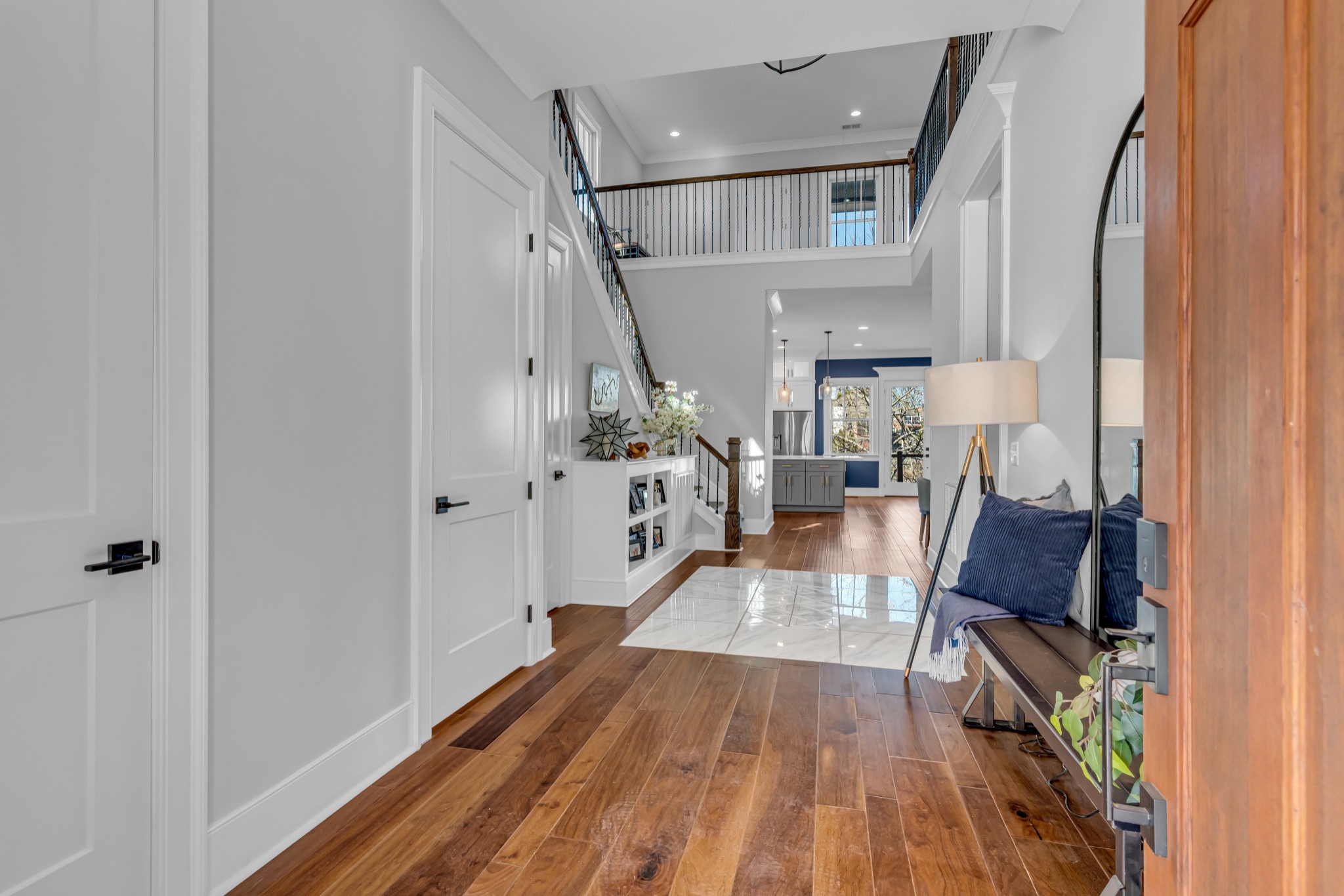 541 Lakeview Cir