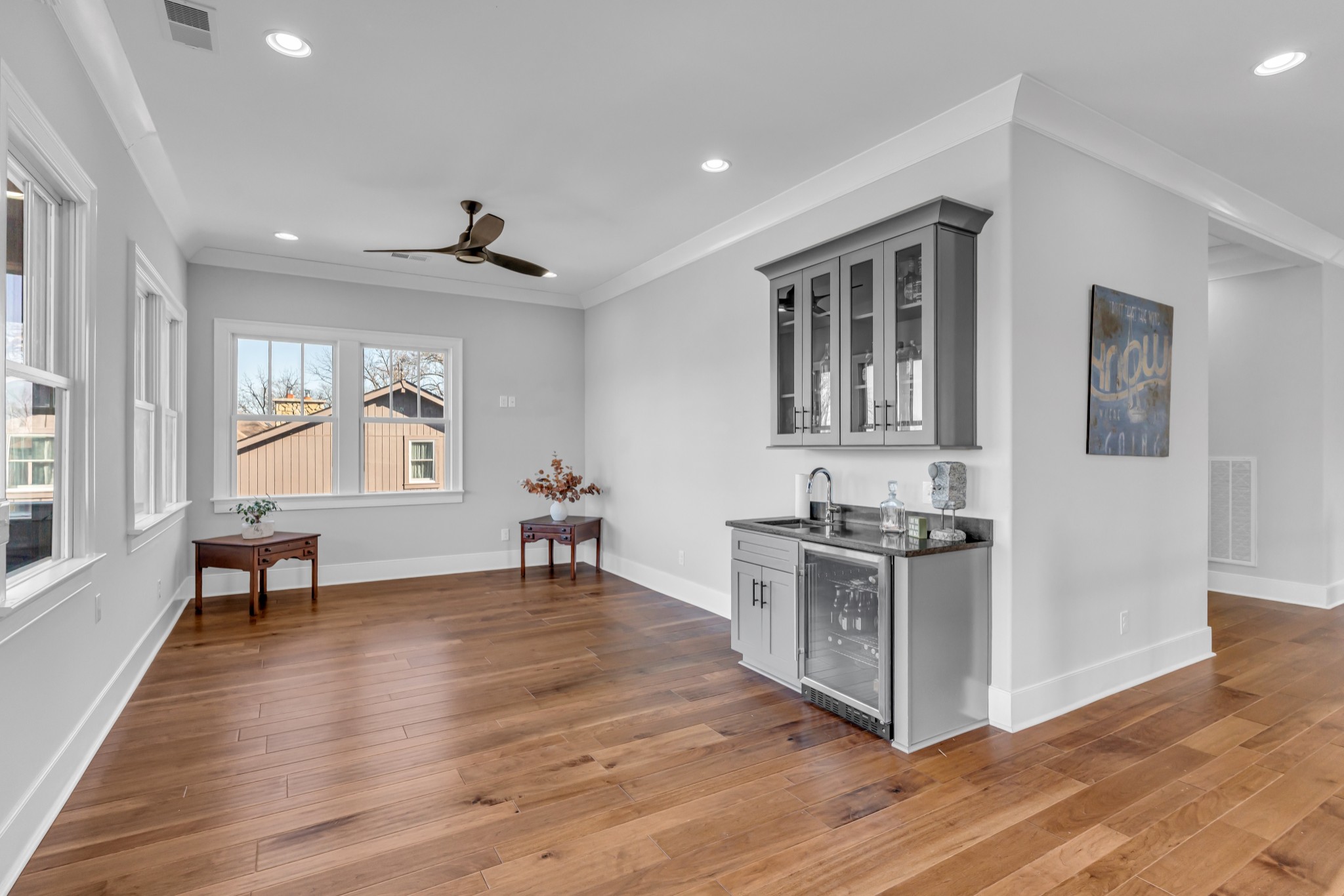 541 Lakeview Cir