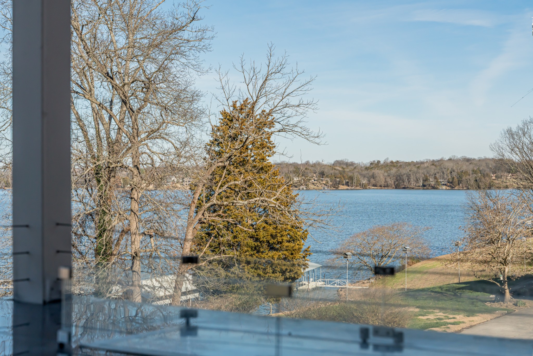 541 Lakeview Cir