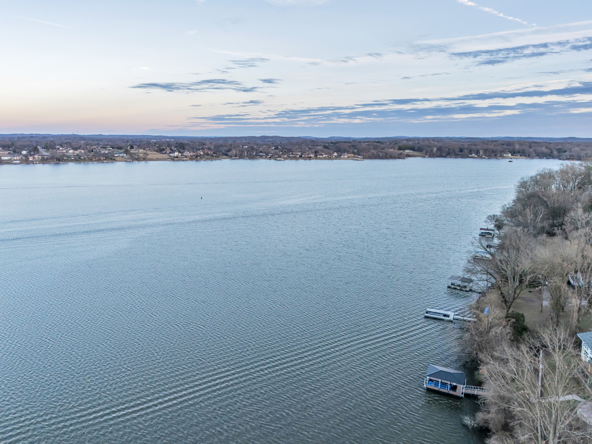 541 Lakeview Cir