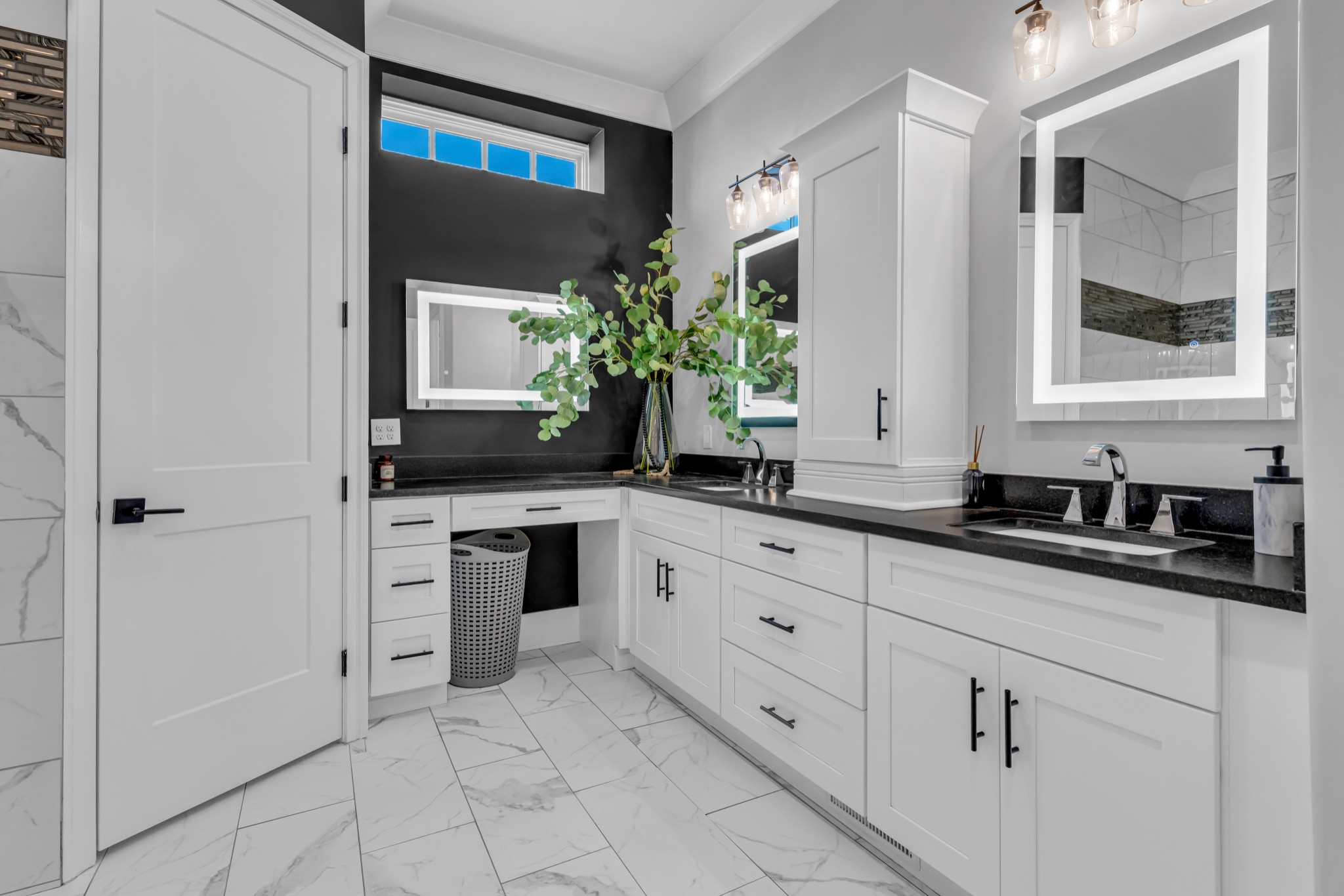 541 Lakeview Cir