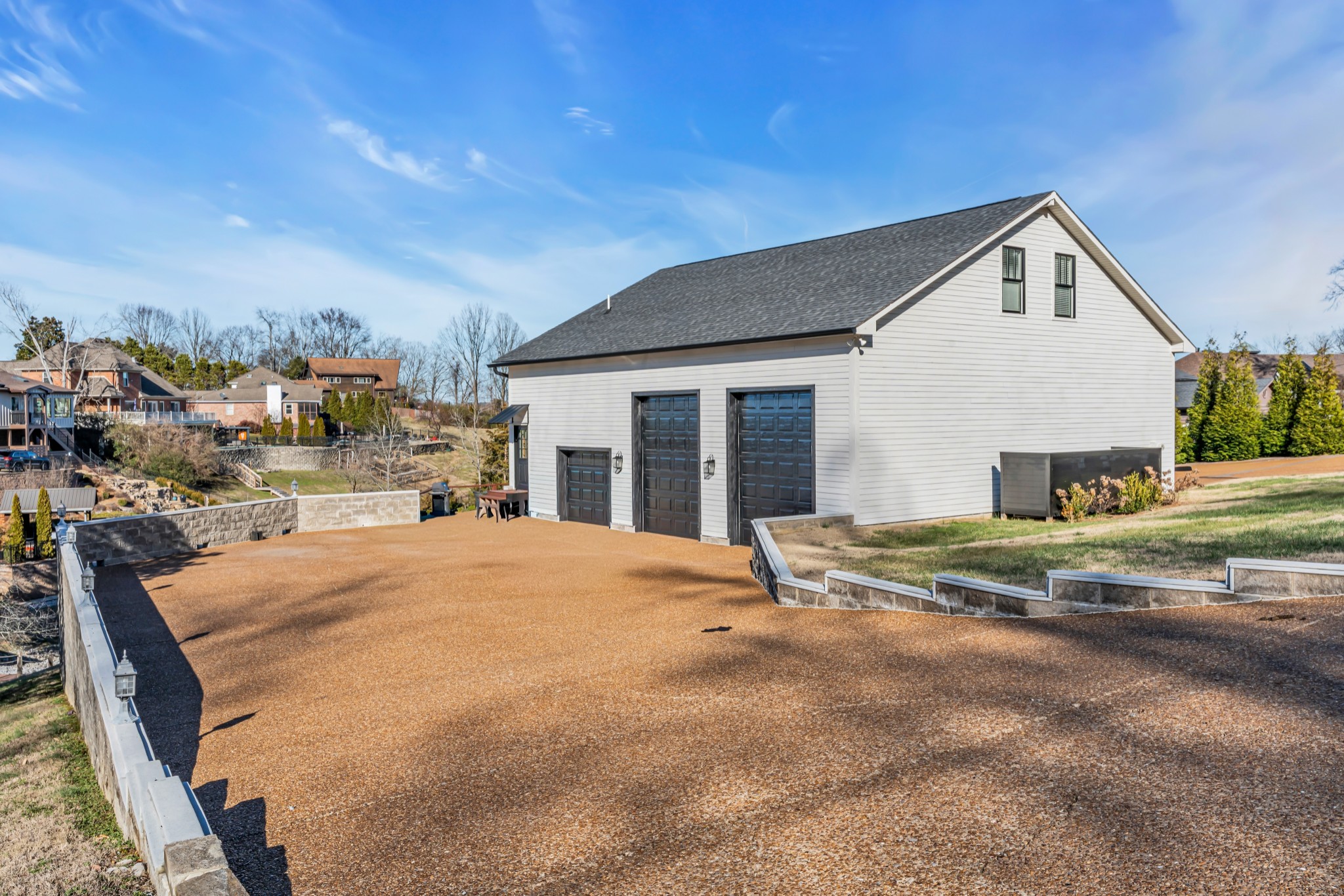 541 Lakeview Cir