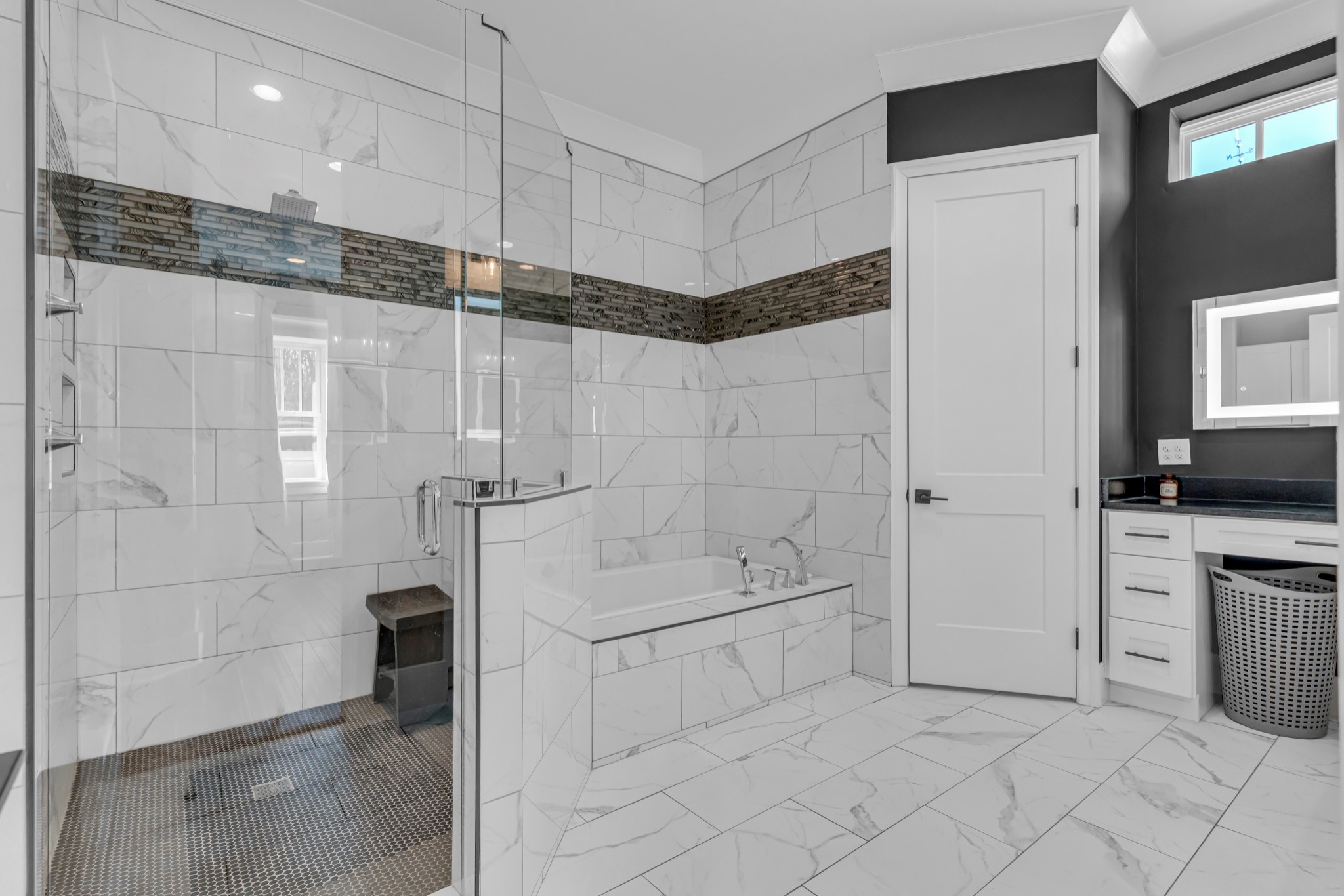 541 Lakeview Cir
