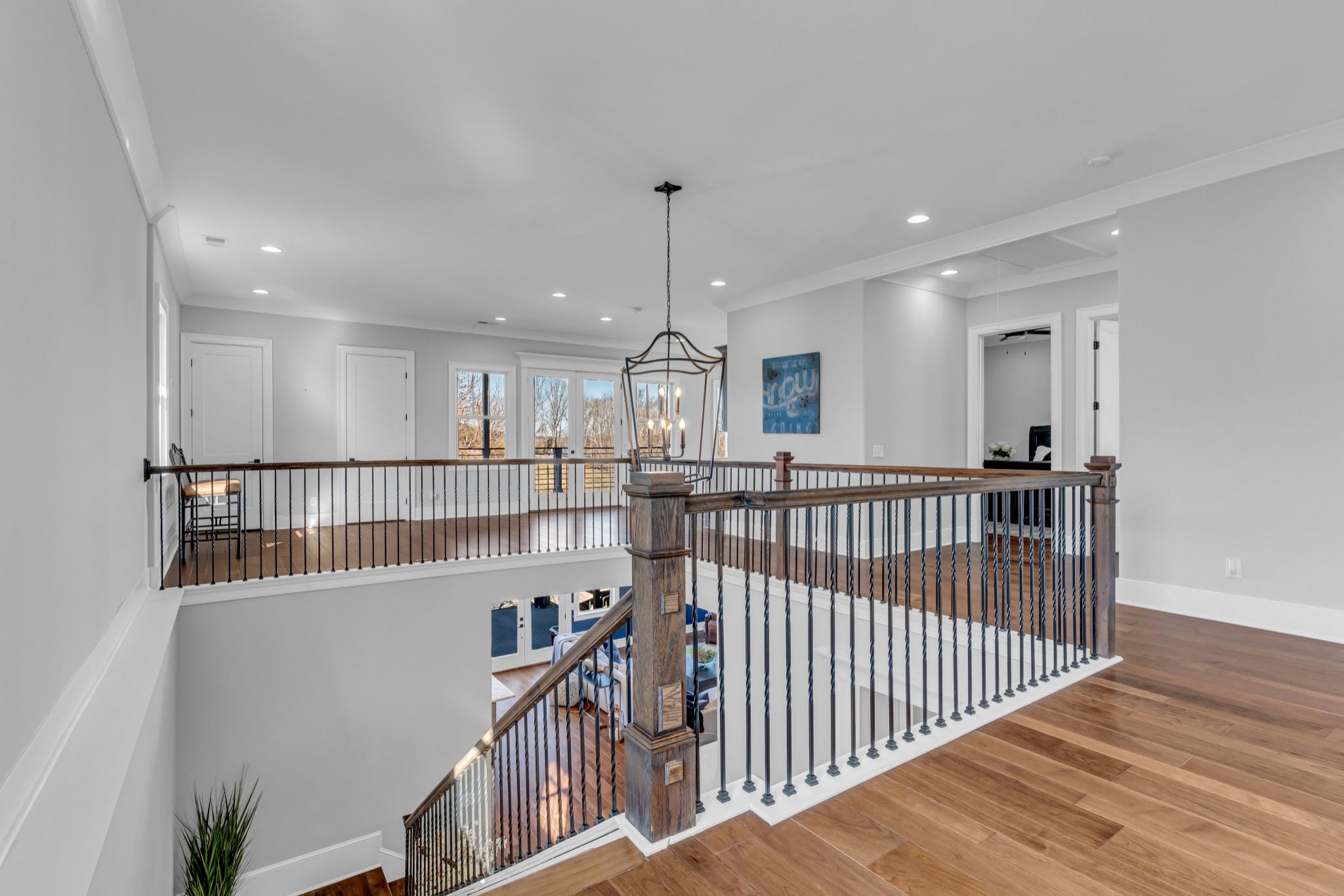 541 Lakeview Cir