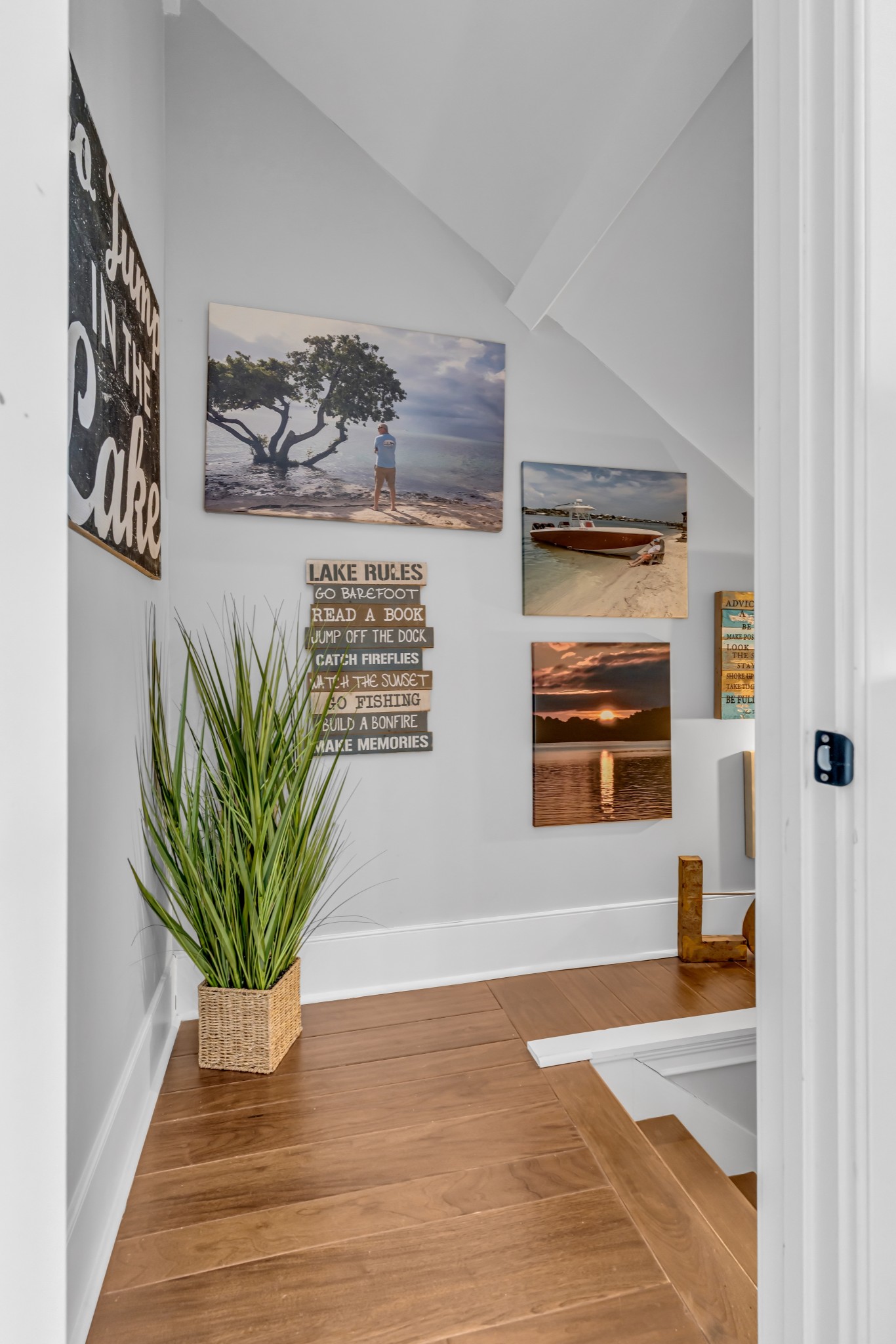 541 Lakeview Cir