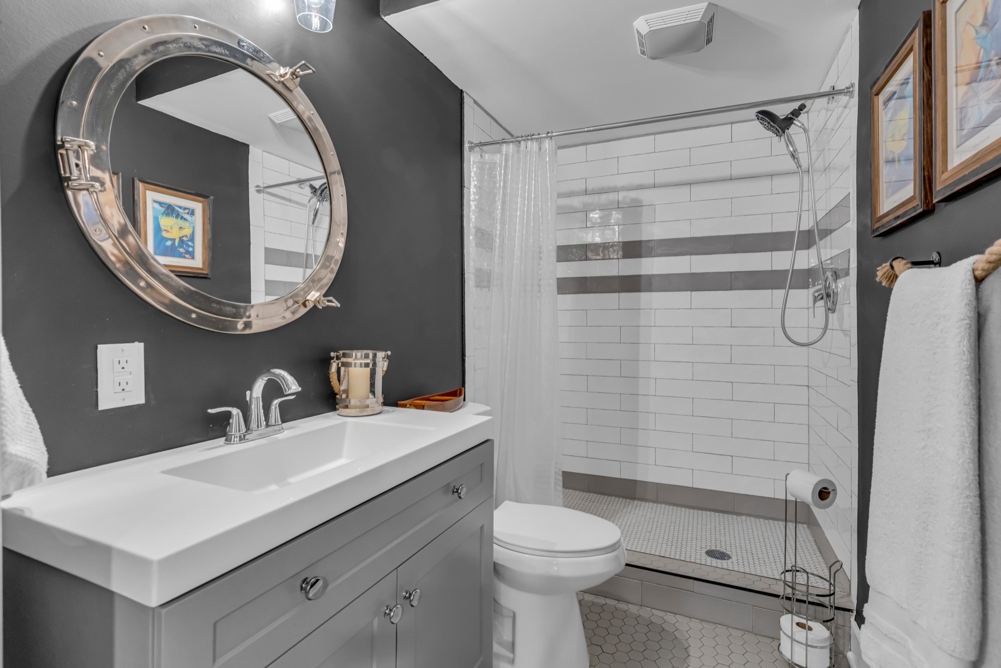 541 Lakeview Cir