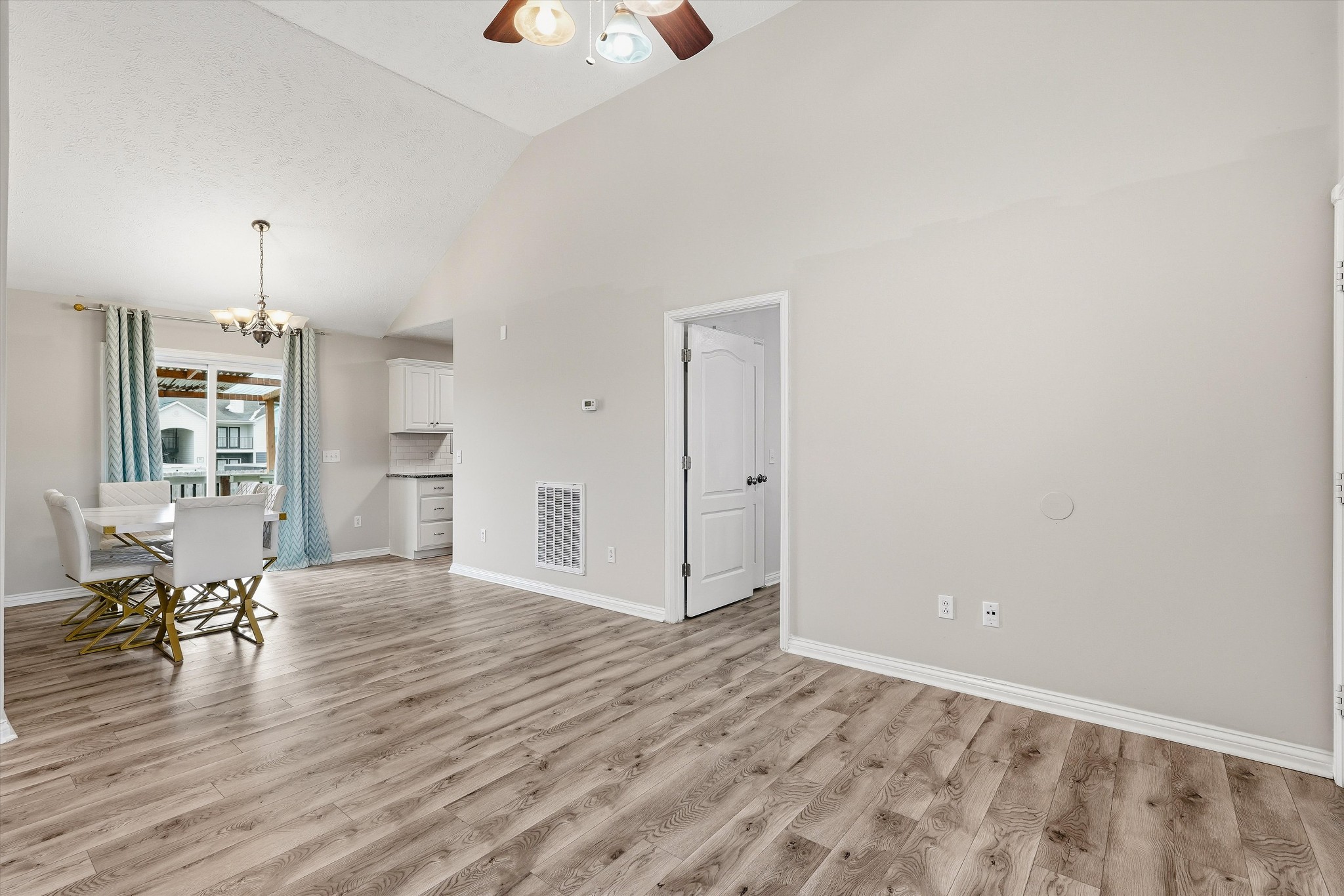 1367 Piercy Ct