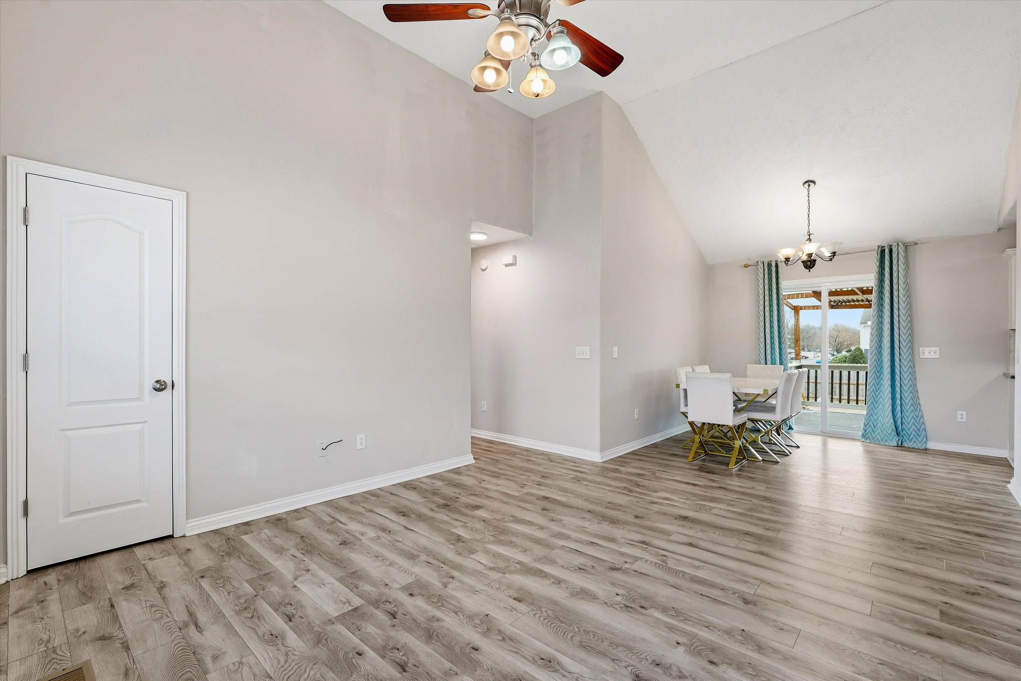 1367 Piercy Ct