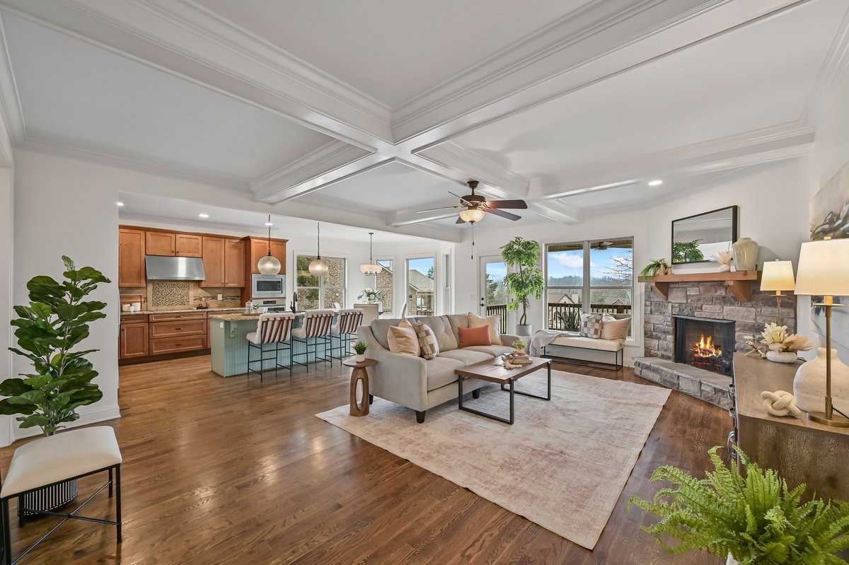 594 Butternut Trl