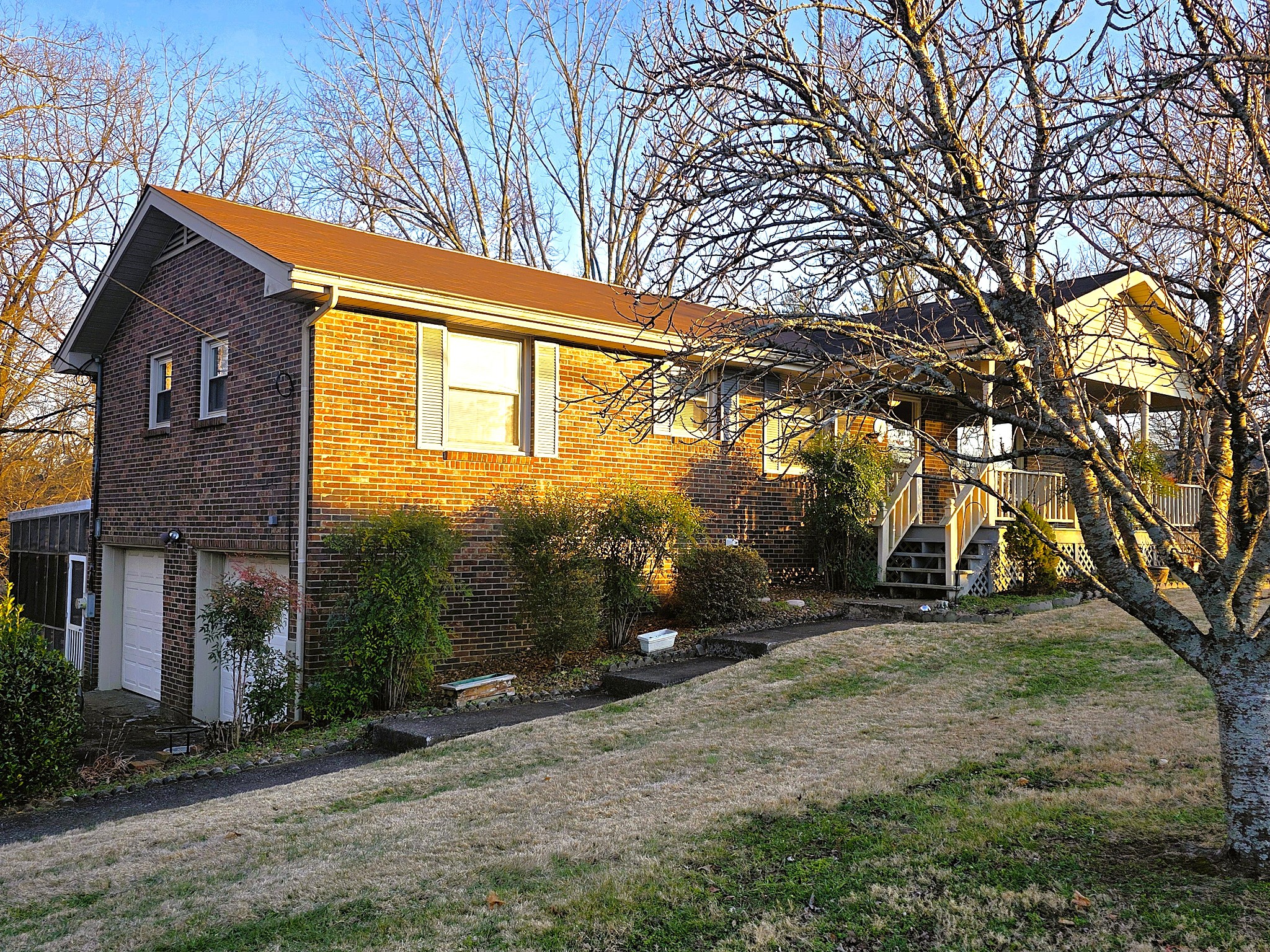102 Hickory Trce