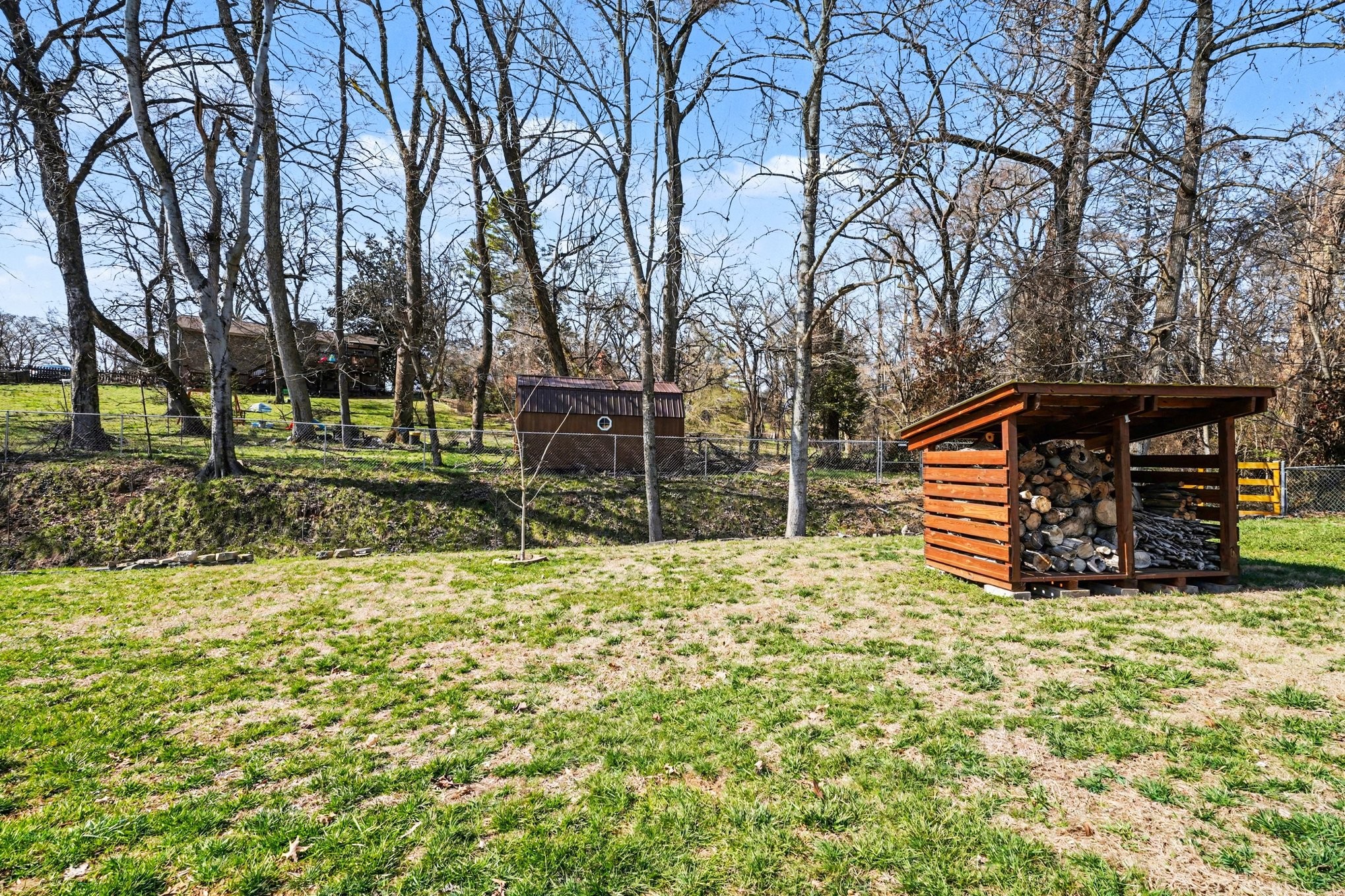 545 Springmont Blvd