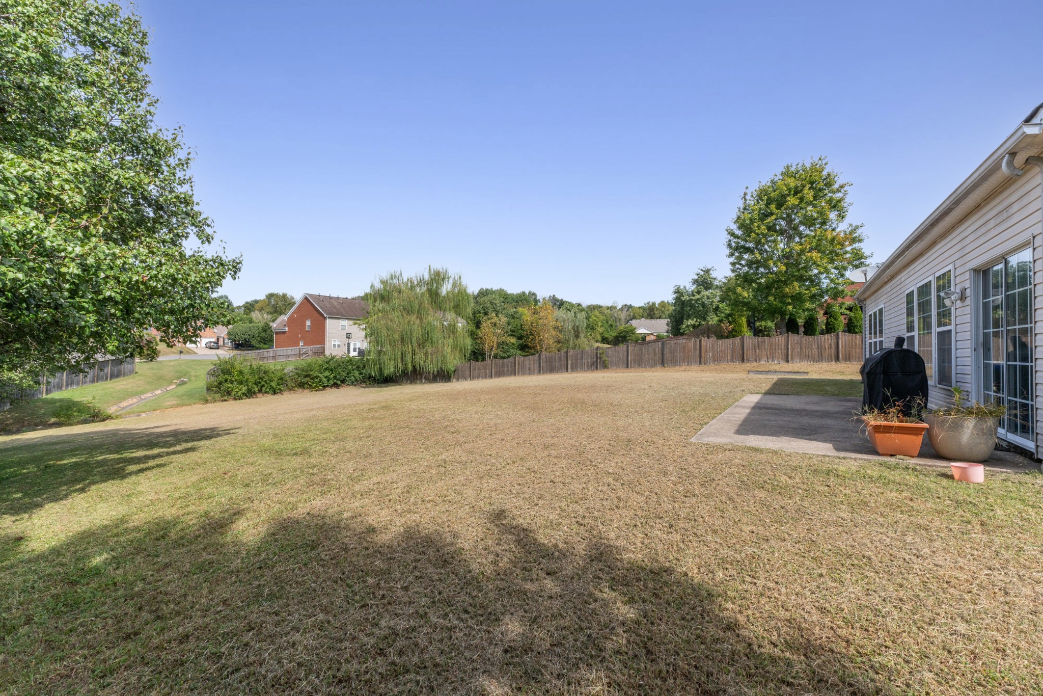 1671 W Wilson Blvd