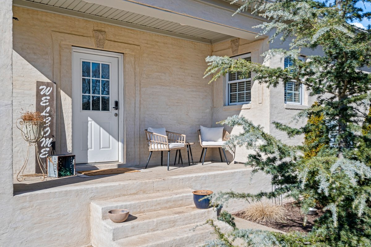 351 Barlow Ln