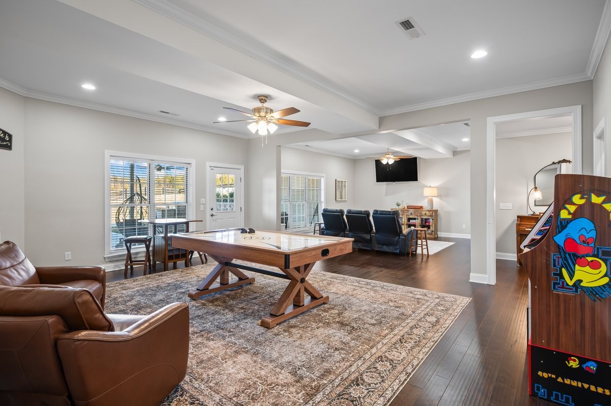 351 Barlow Ln