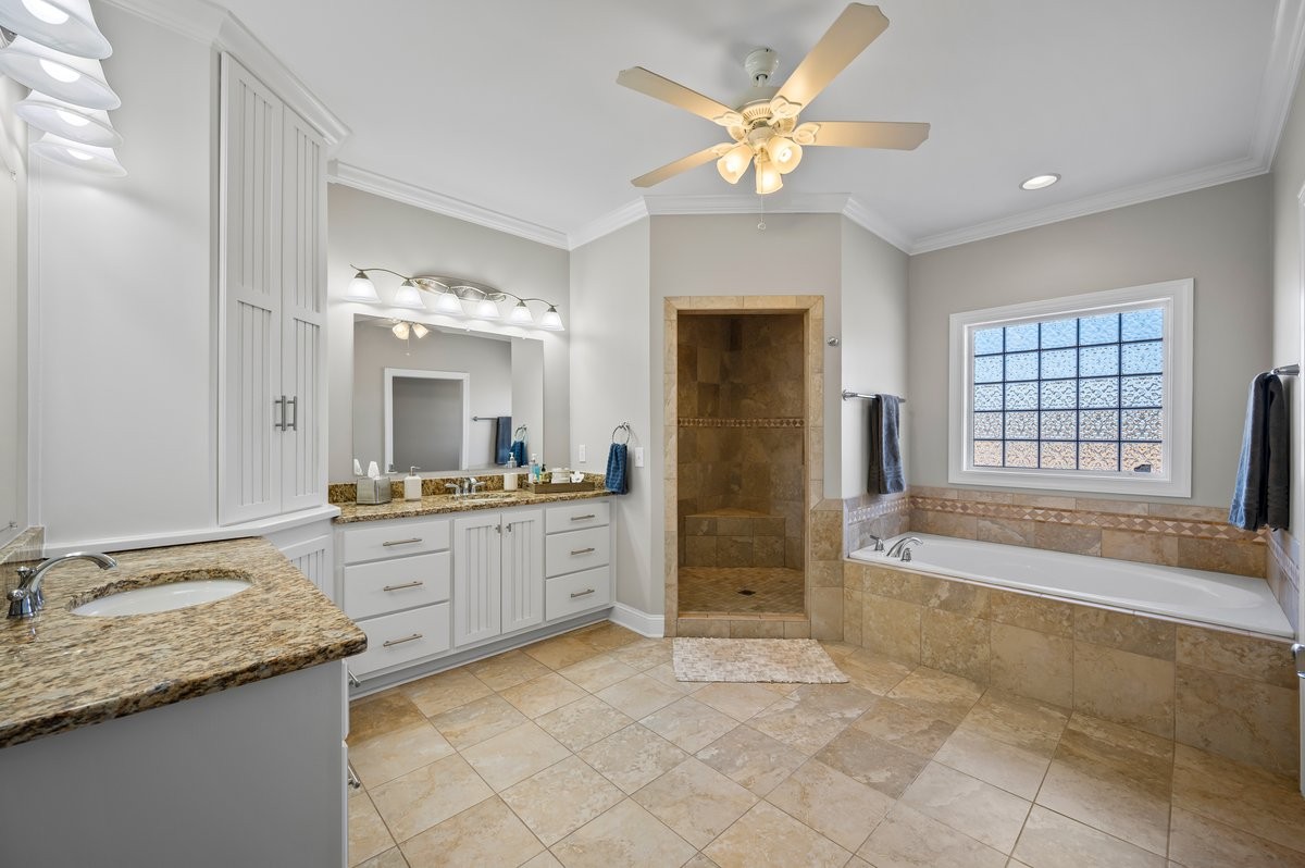 351 Barlow Ln