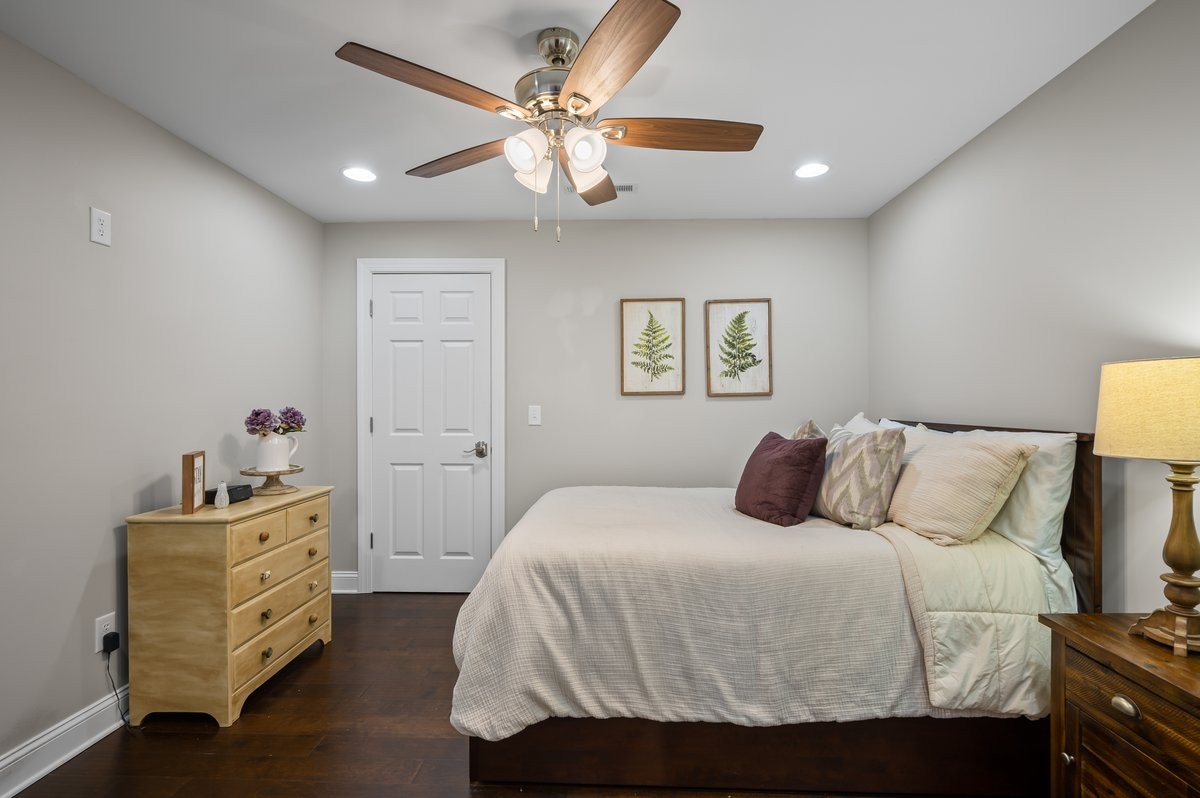 351 Barlow Ln