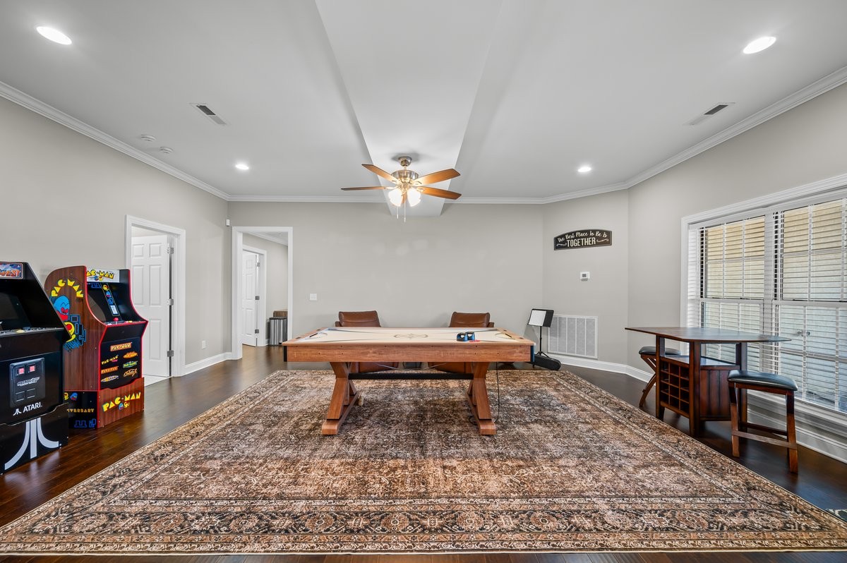 351 Barlow Ln