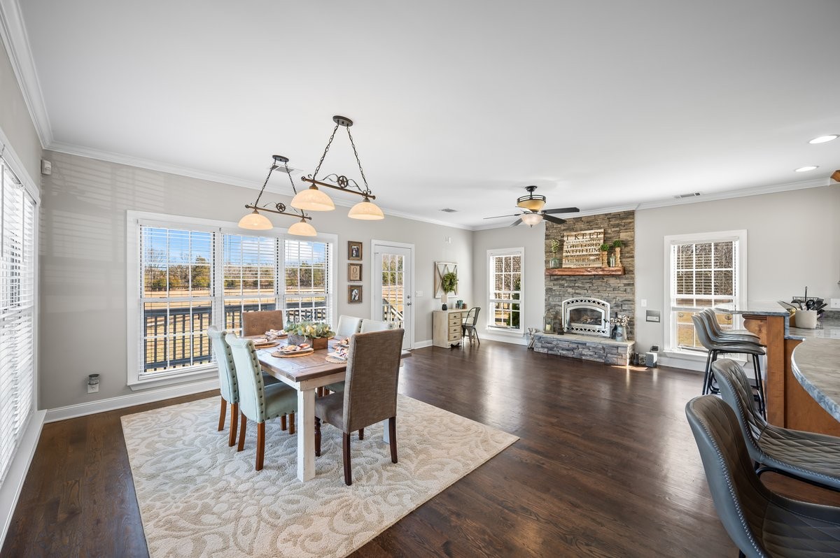 351 Barlow Ln