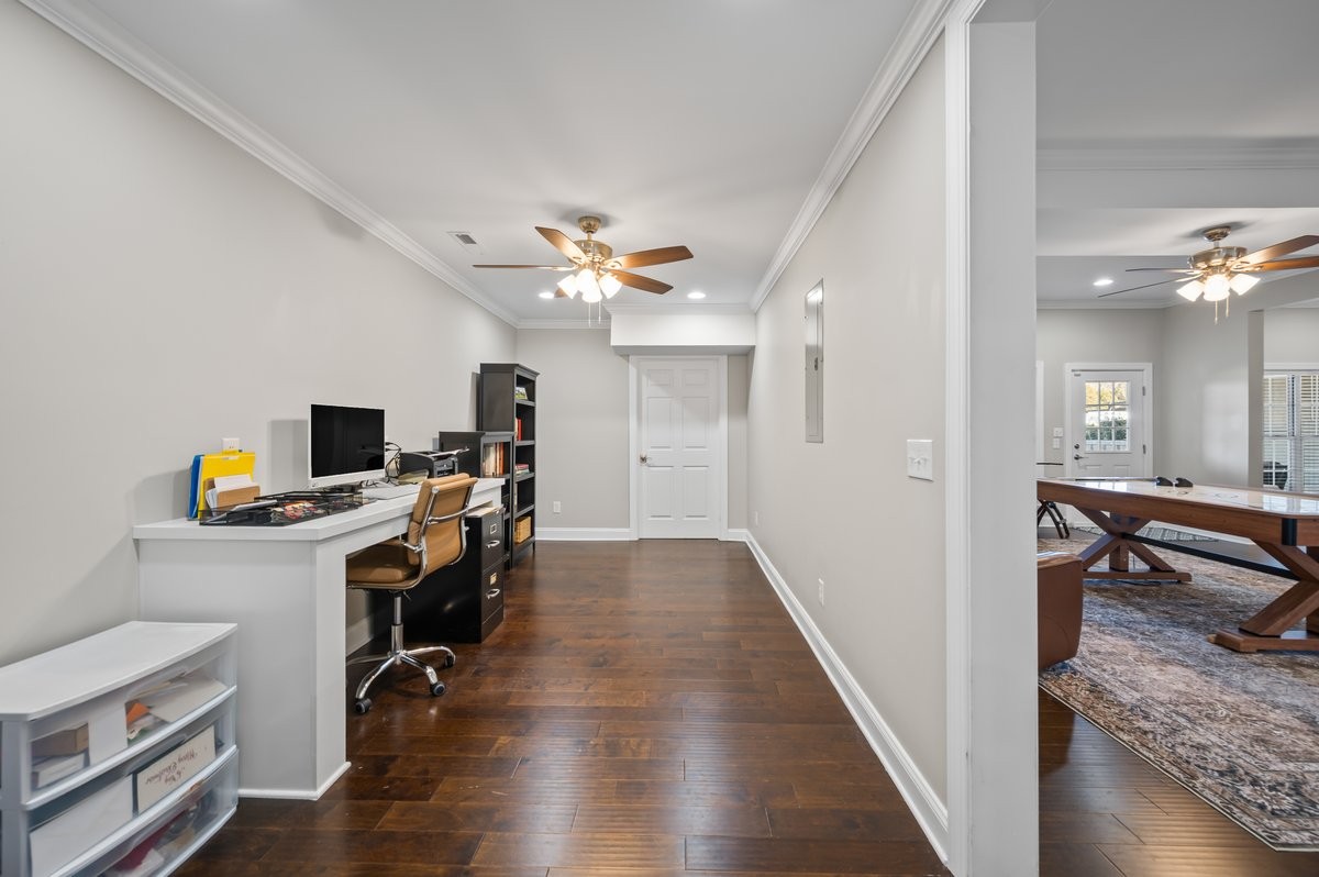 351 Barlow Ln