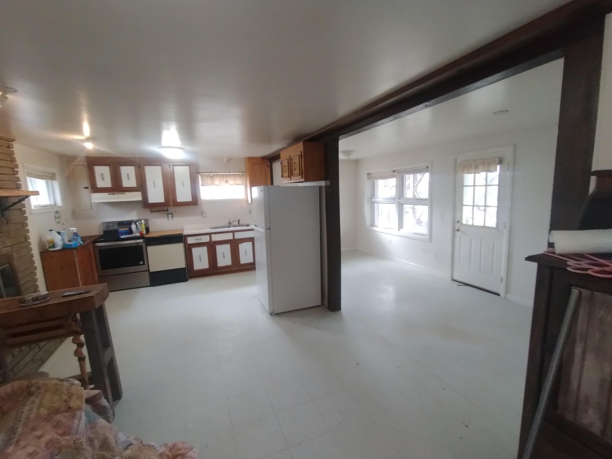 136 Riverside Dr