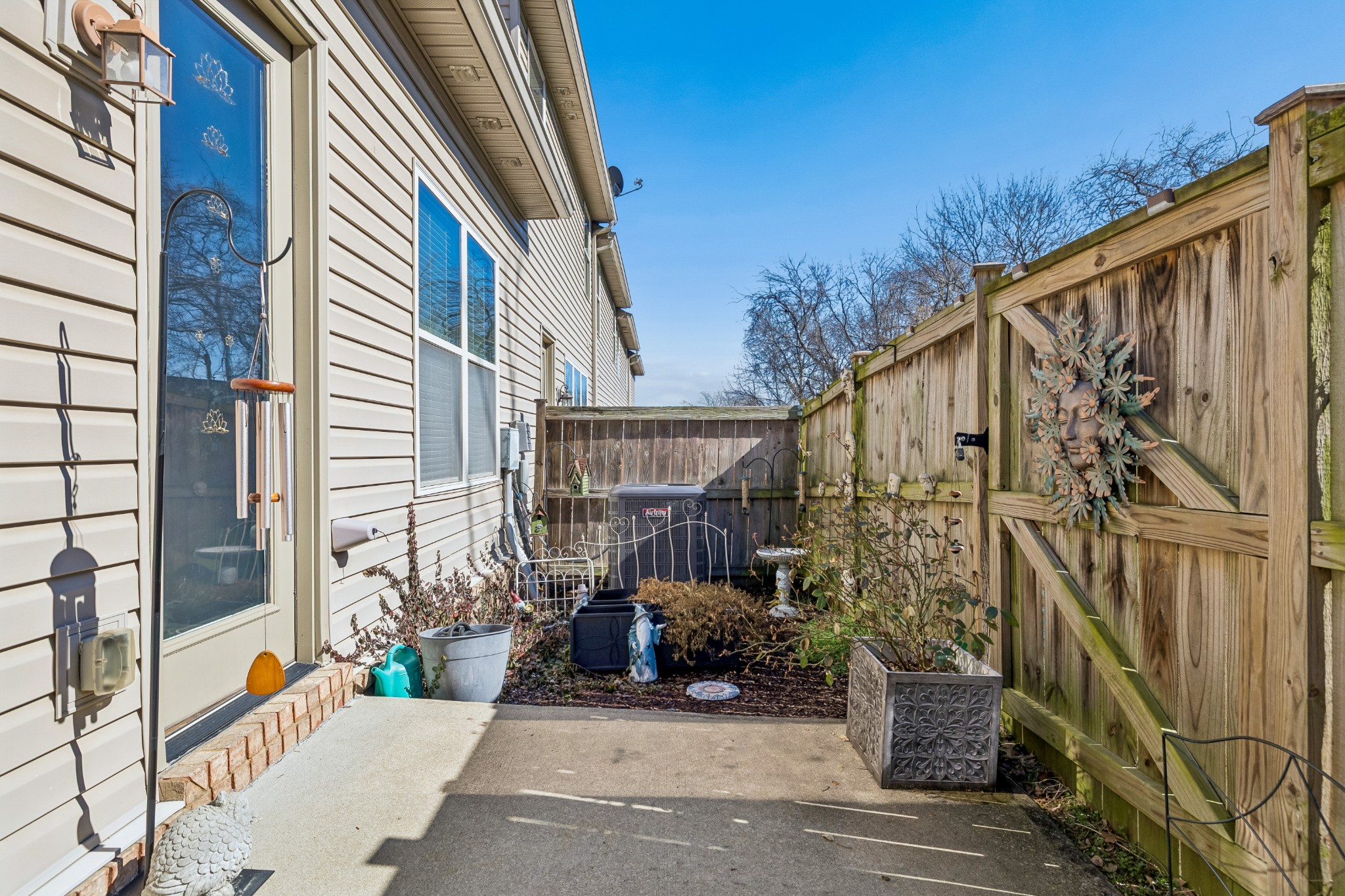 323 Windgrove Ter