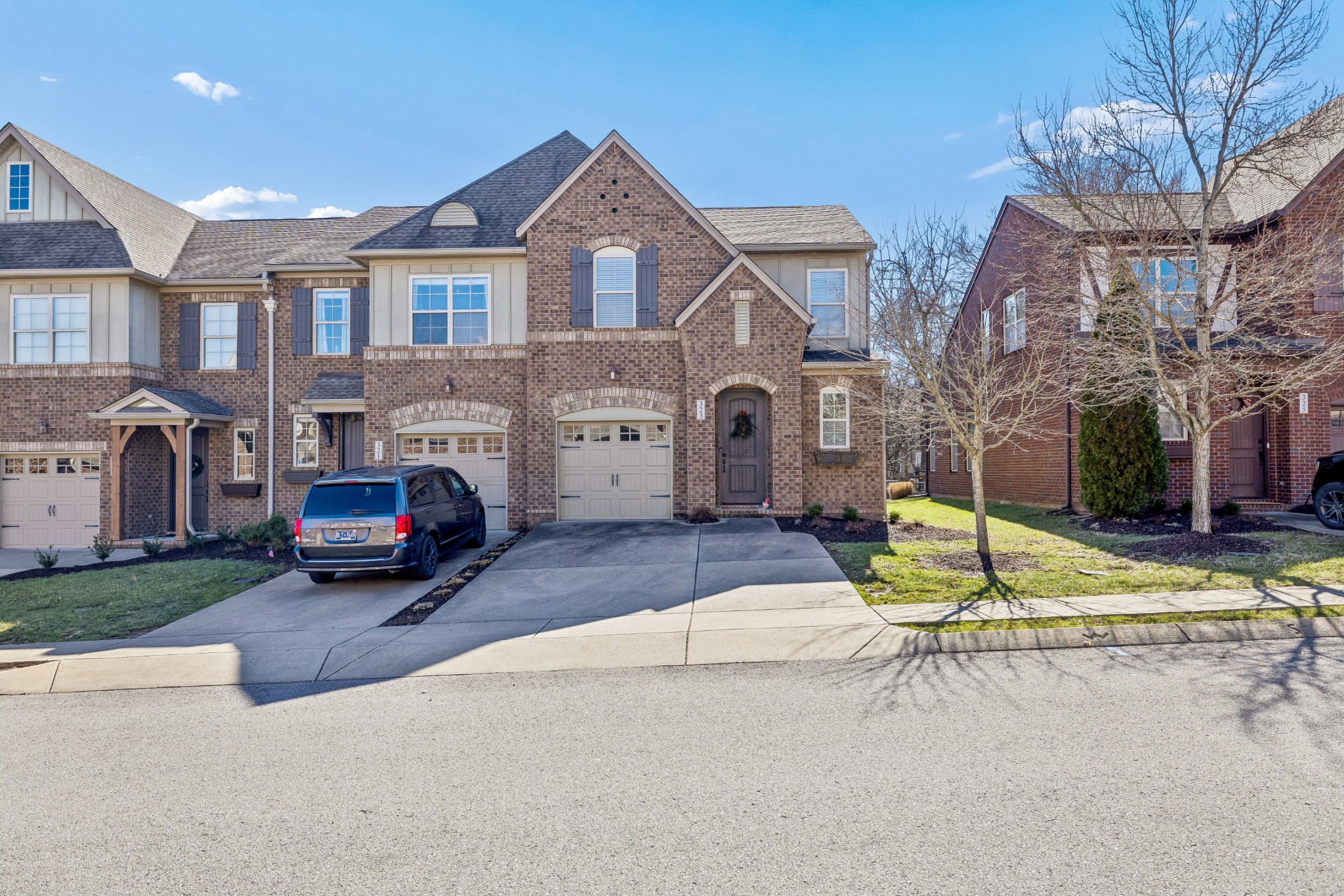 323 Windgrove Ter