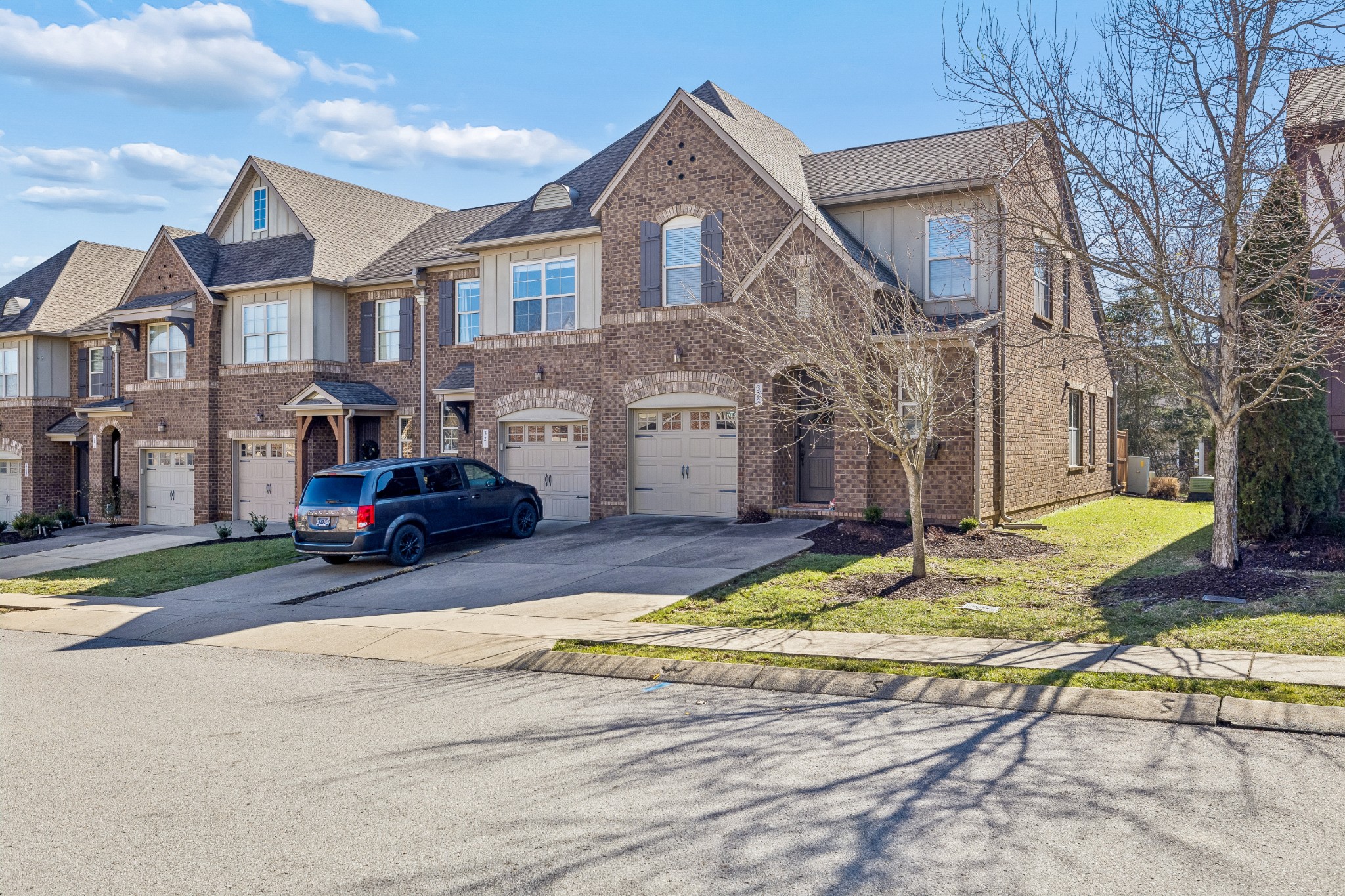 323 Windgrove Ter
