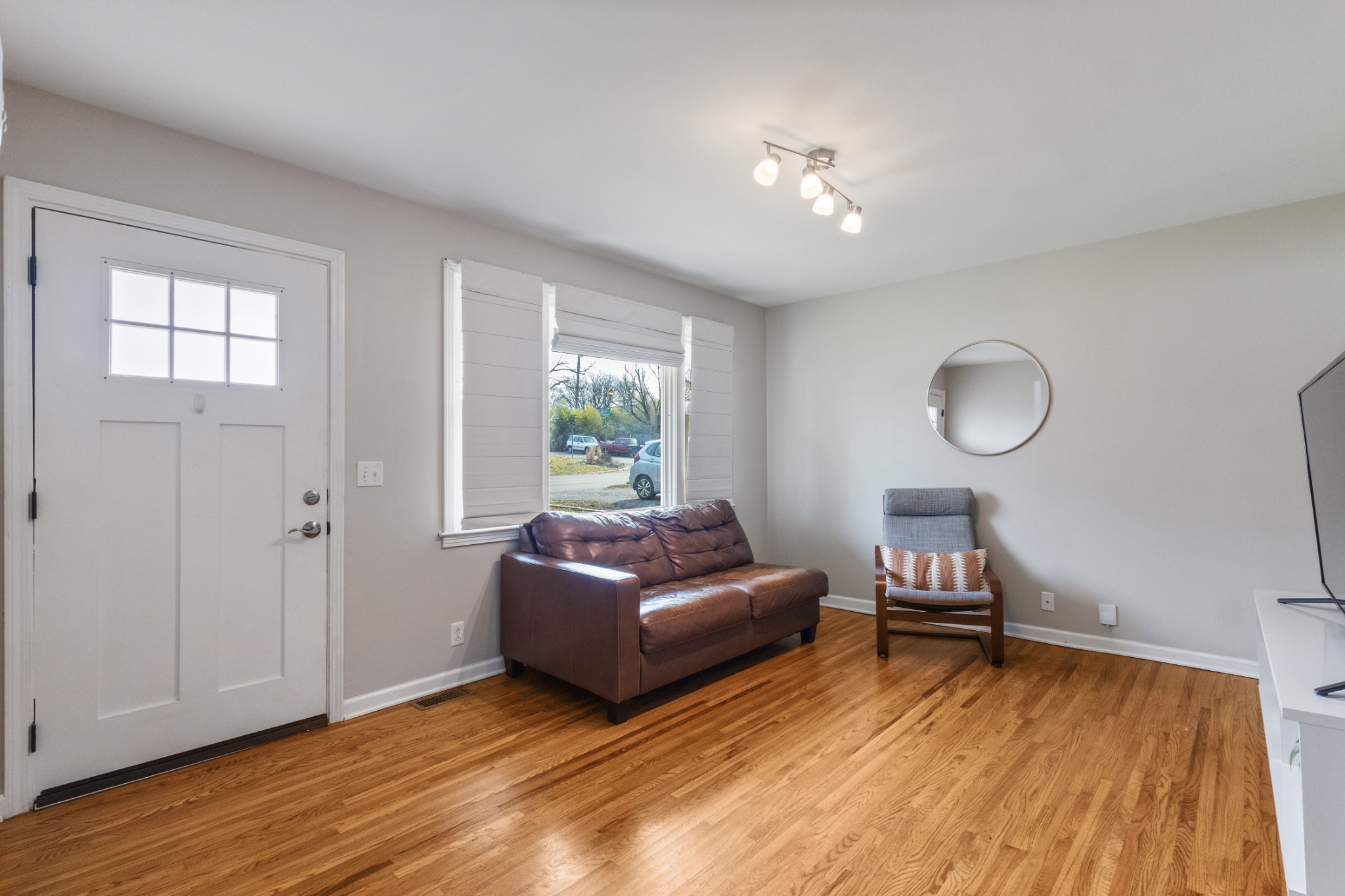 327 Dinwiddie Dr