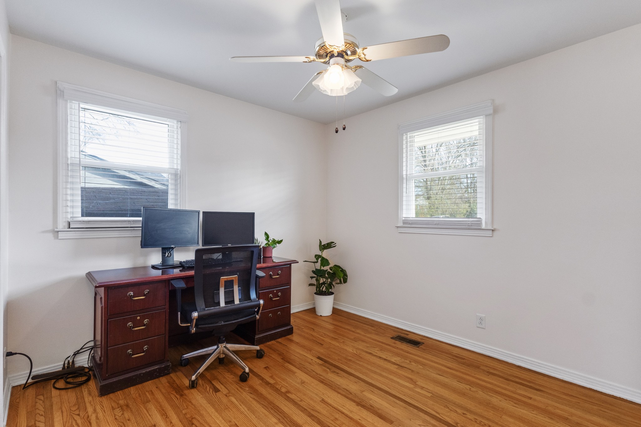 327 Dinwiddie Dr