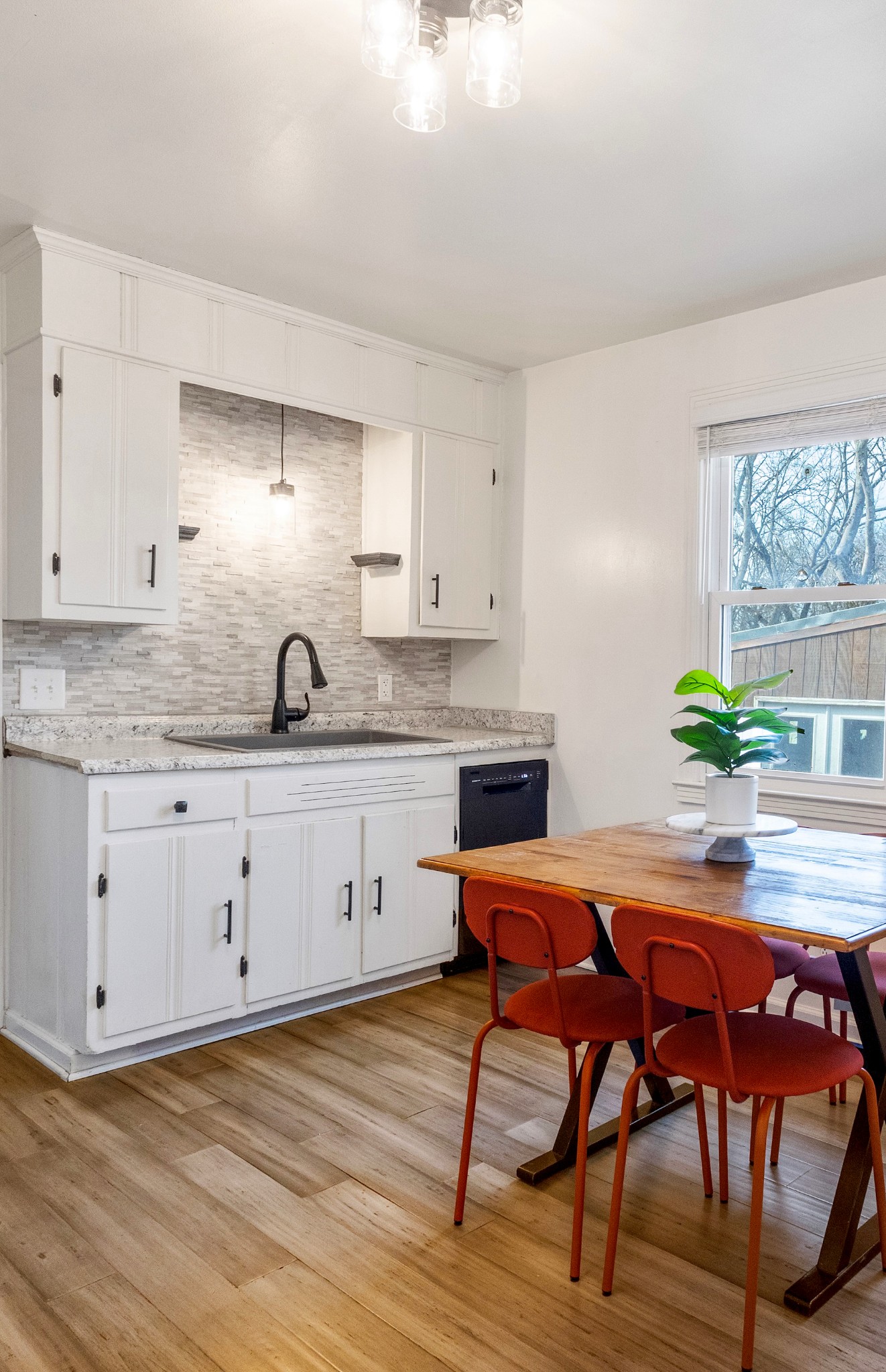 327 Dinwiddie Dr