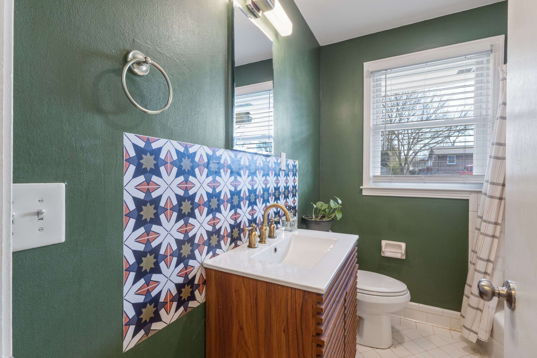 327 Dinwiddie Dr