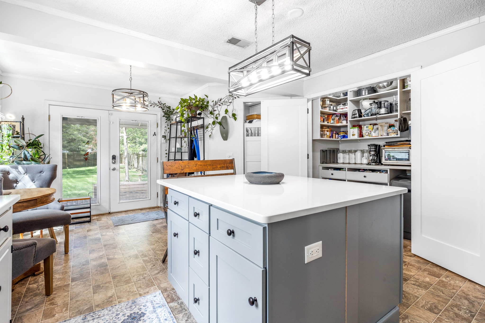 3506 New Windsor Ct
