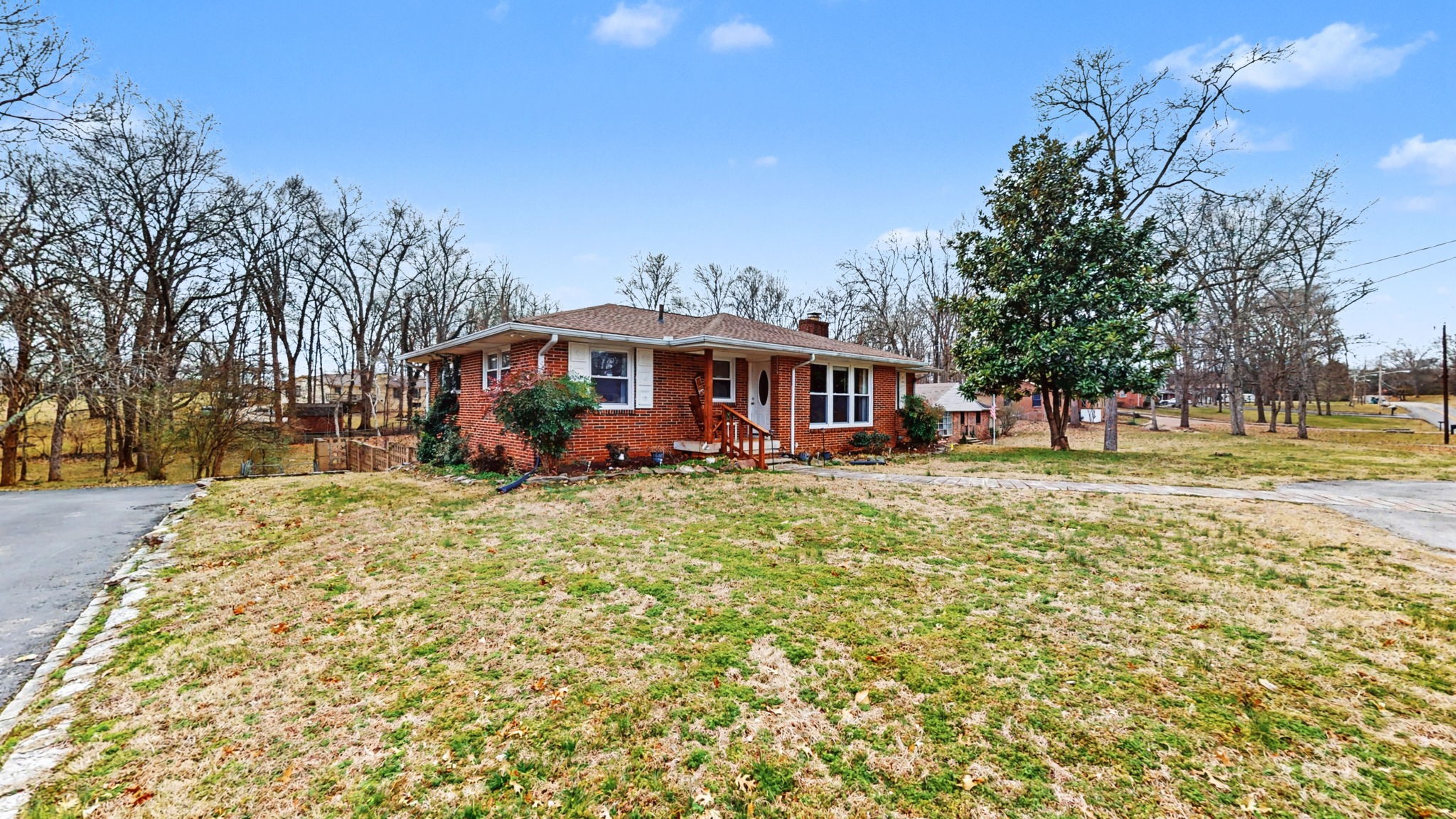 1618 Woodside Dr