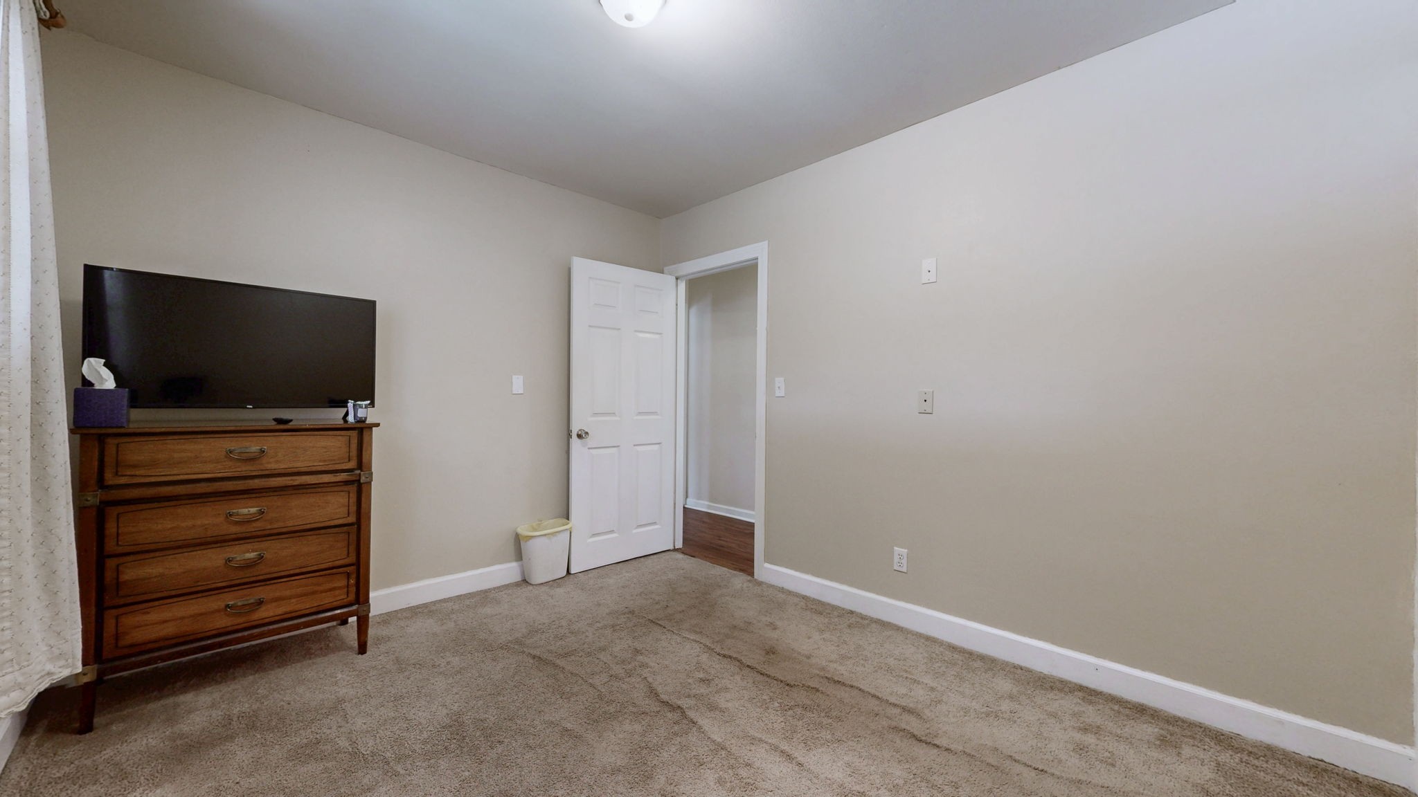 1618 Woodside Dr