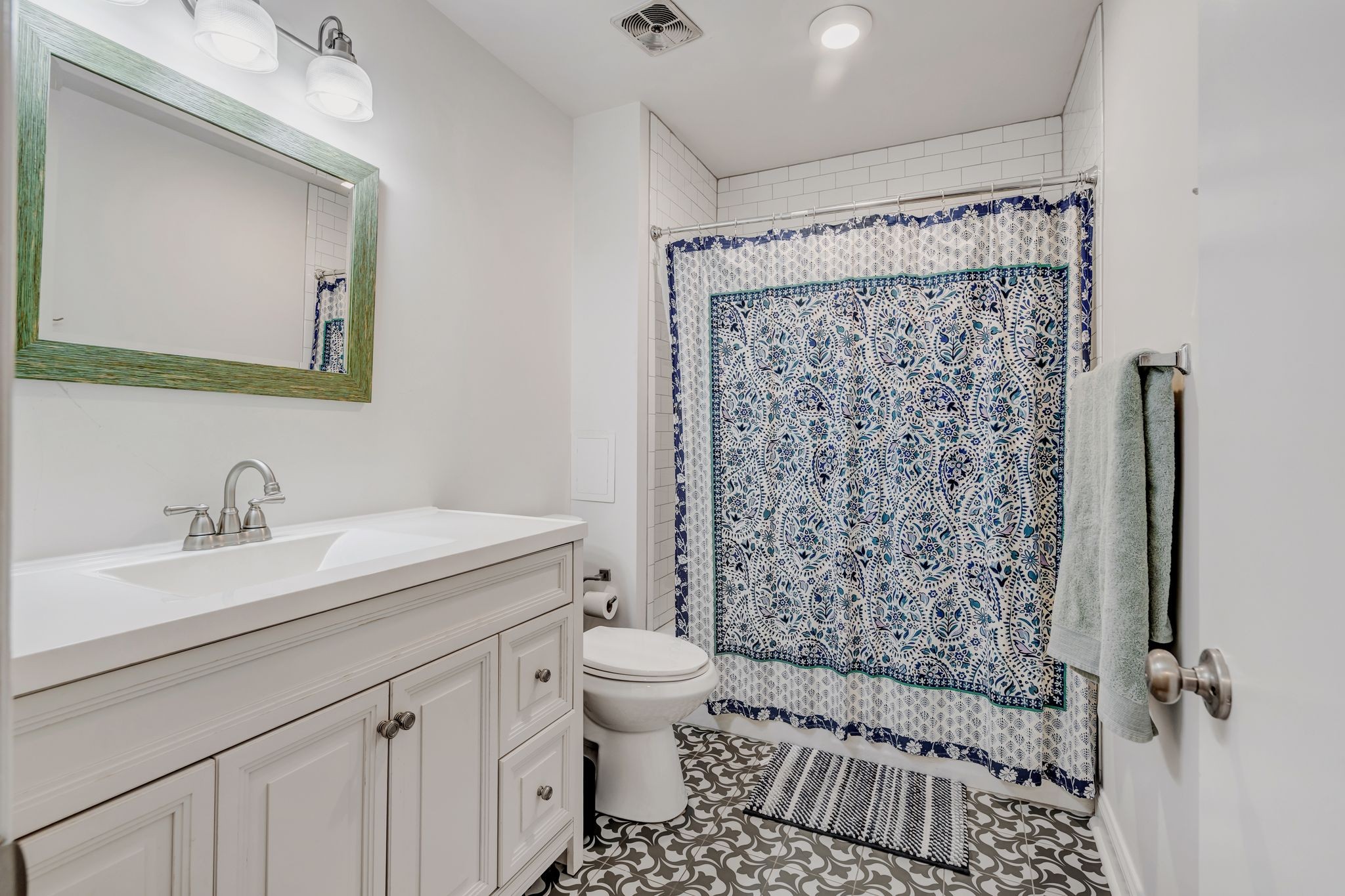 1900 Richard Jones Rd Unit: Z4