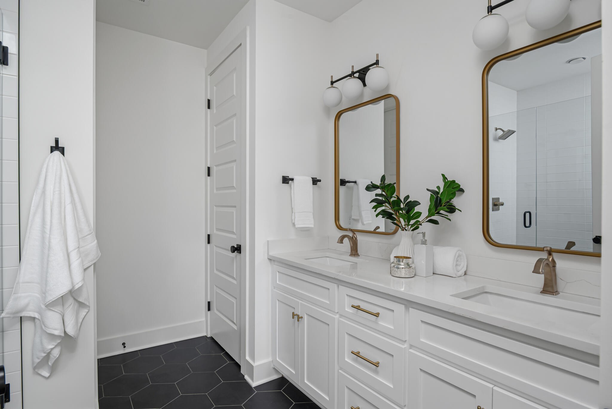 212A Jennings Ave Unit: A