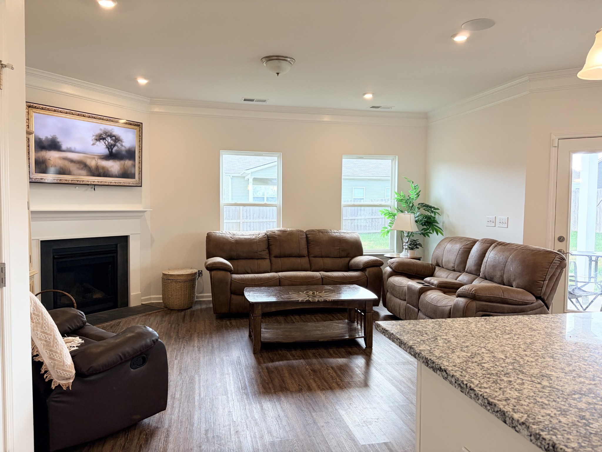 2208 Zeva Cir