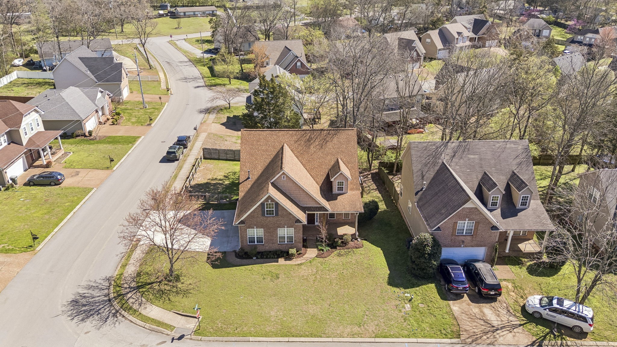 813 Royal Oaks Dr