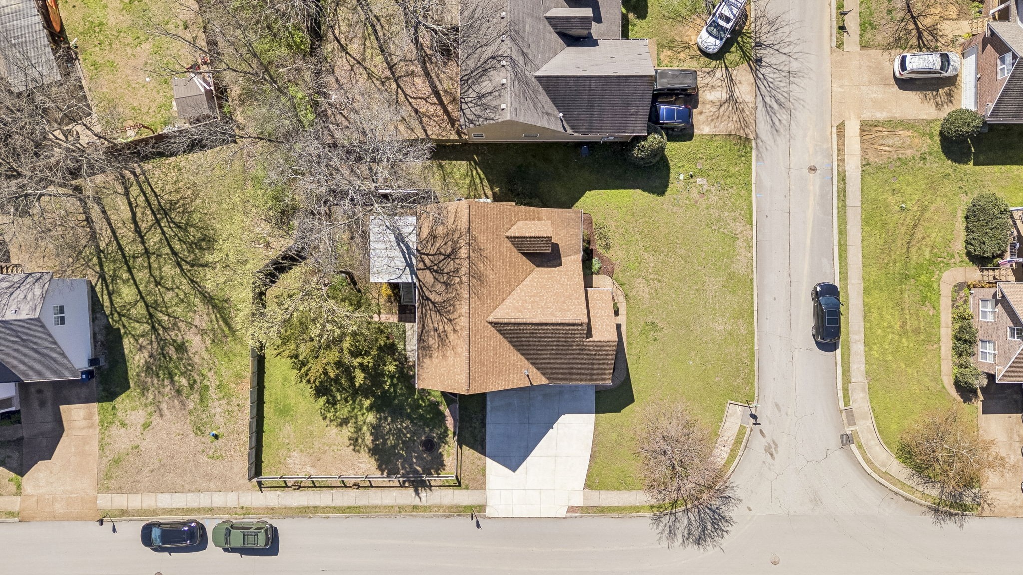 813 Royal Oaks Dr