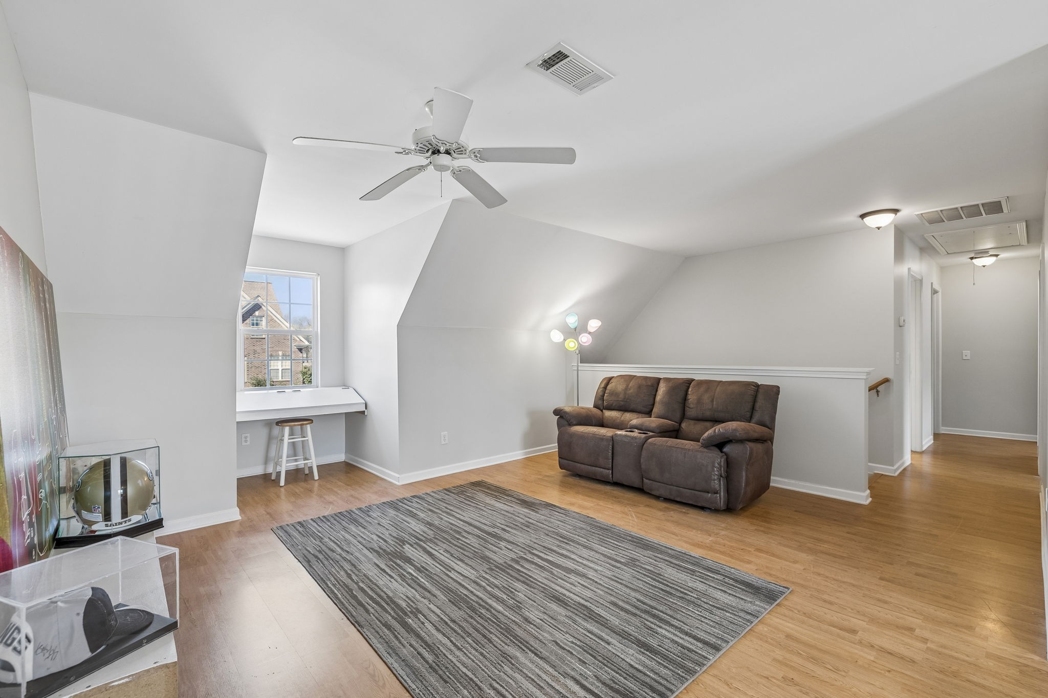 813 Royal Oaks Dr