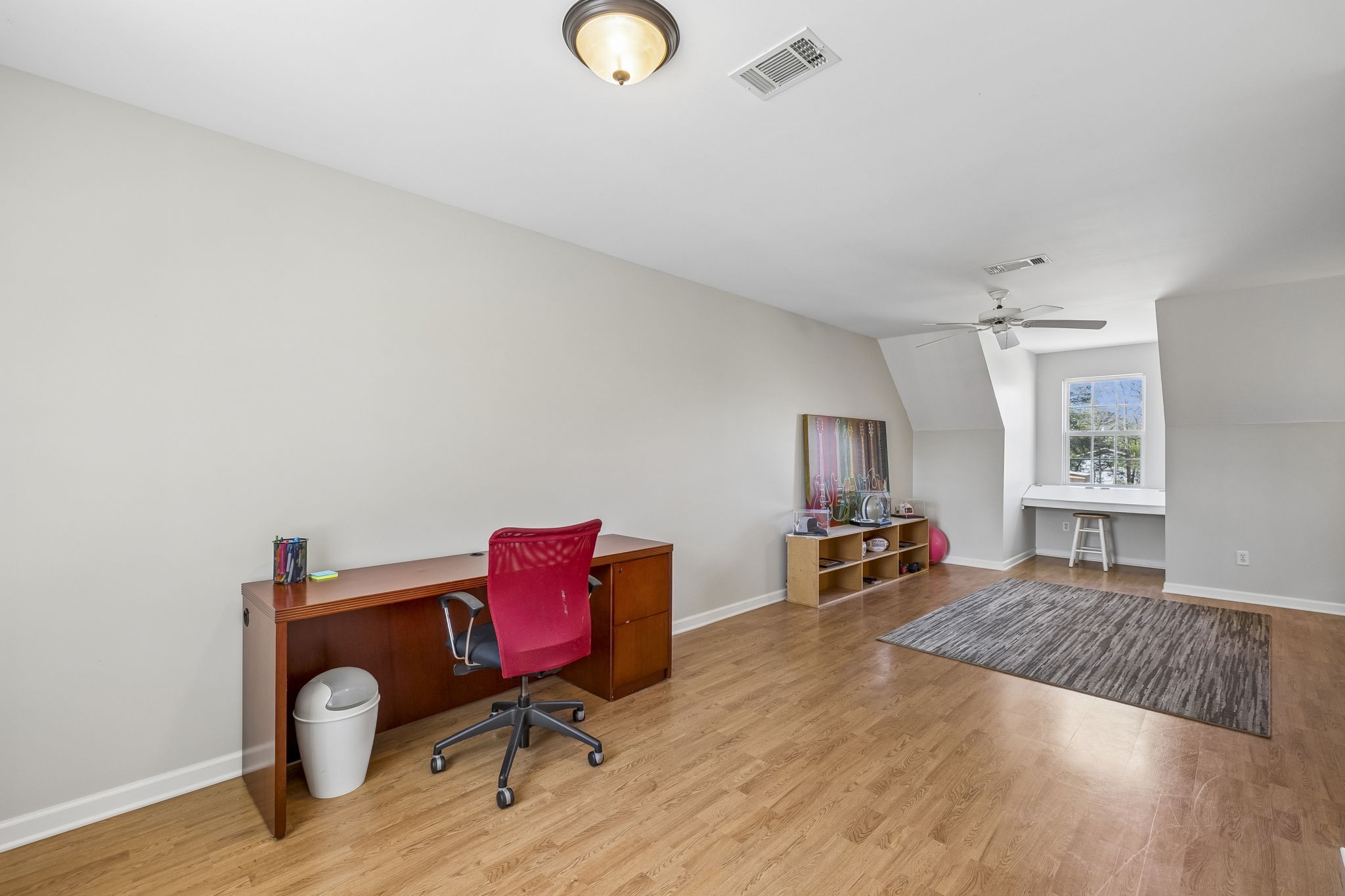 813 Royal Oaks Dr