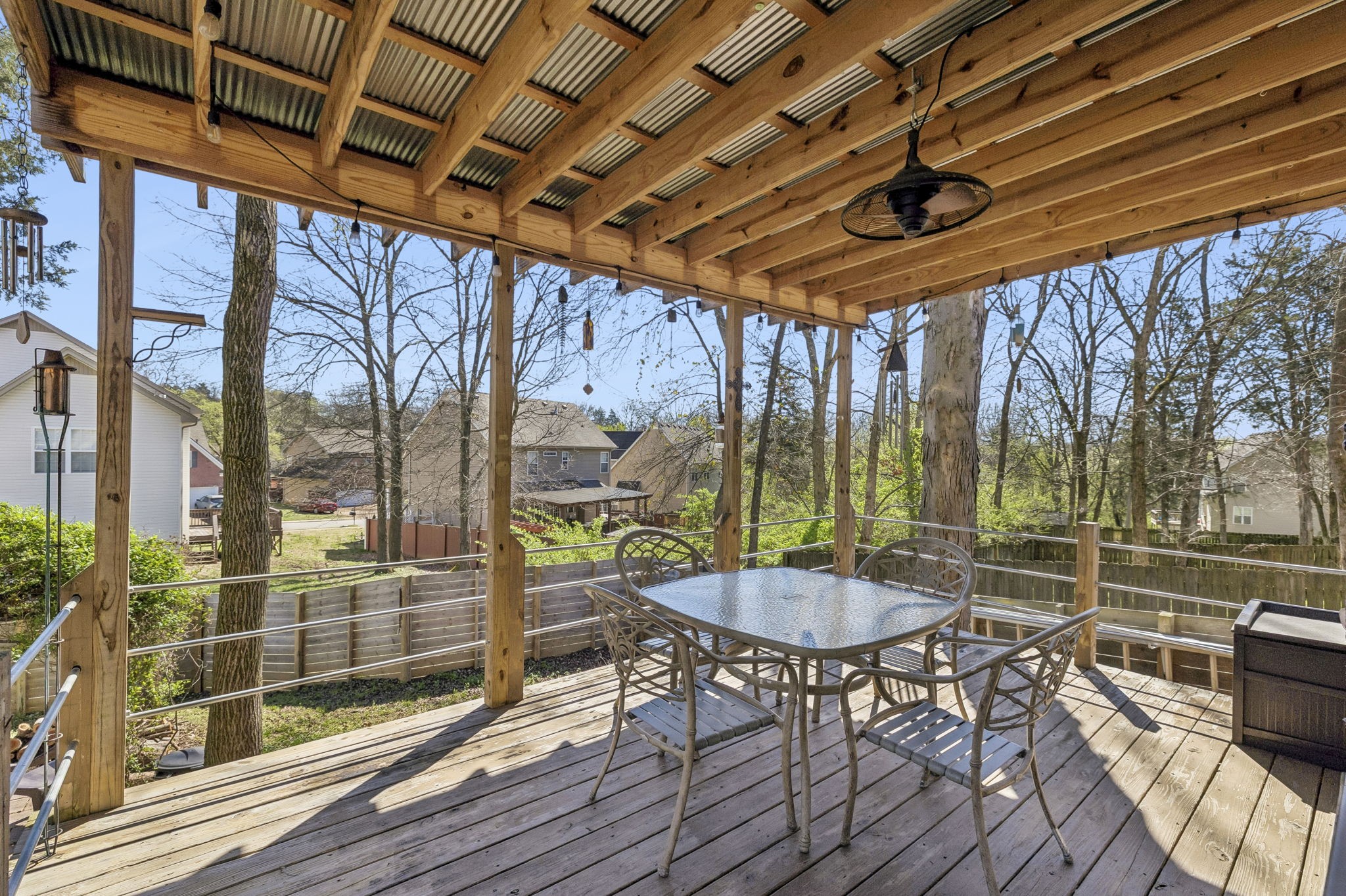 813 Royal Oaks Dr