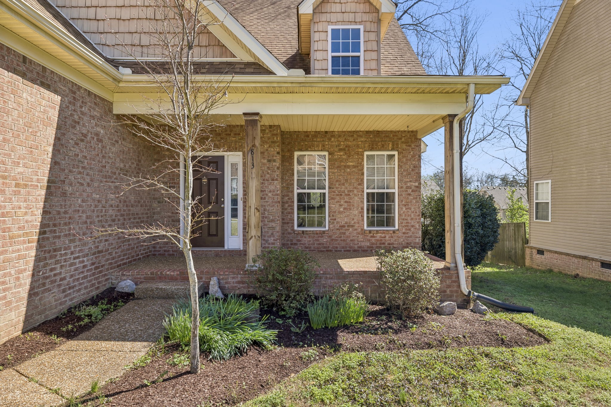 813 Royal Oaks Dr