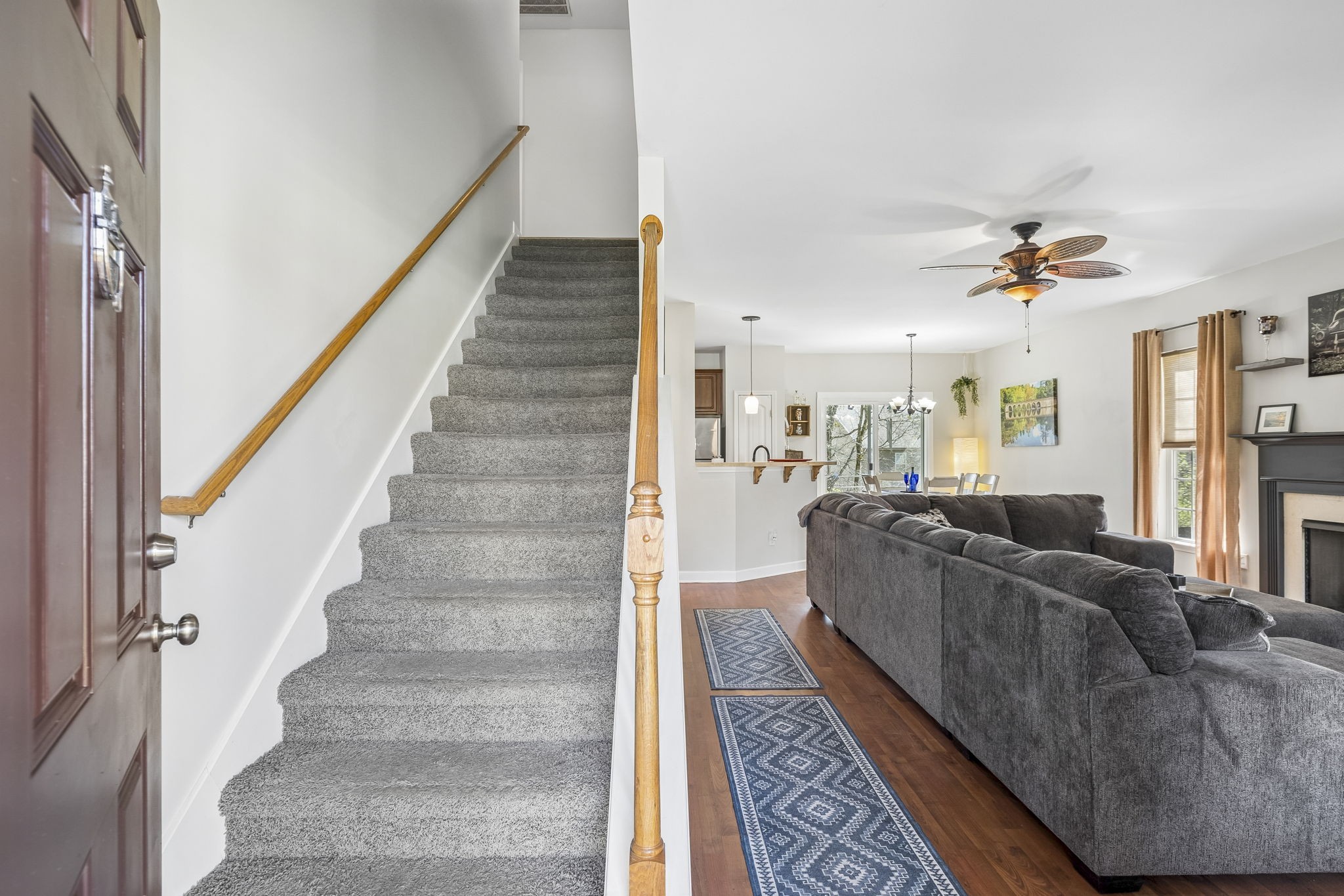 813 Royal Oaks Dr