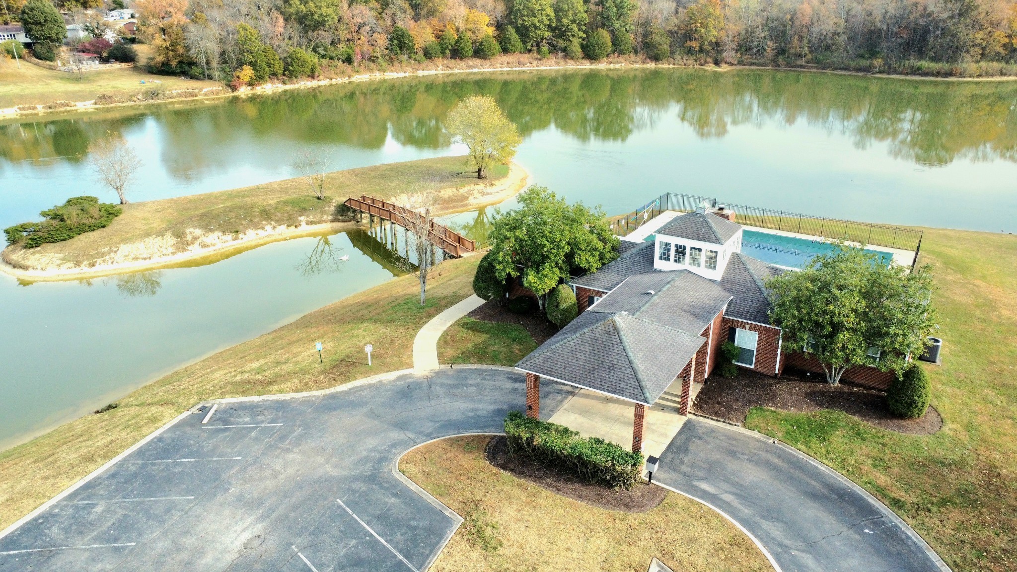 2304 Riverway Dr