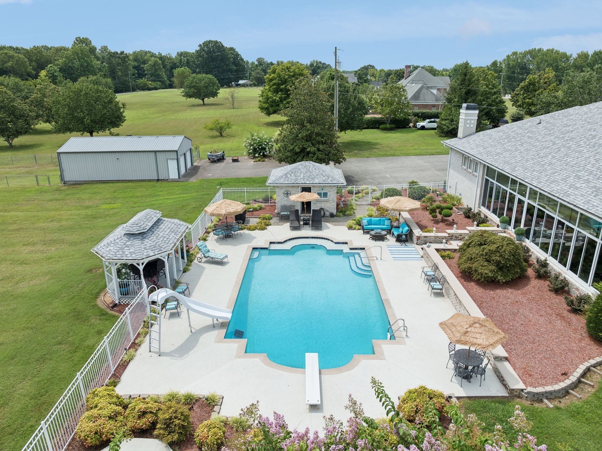 5932 Clarksville Pike