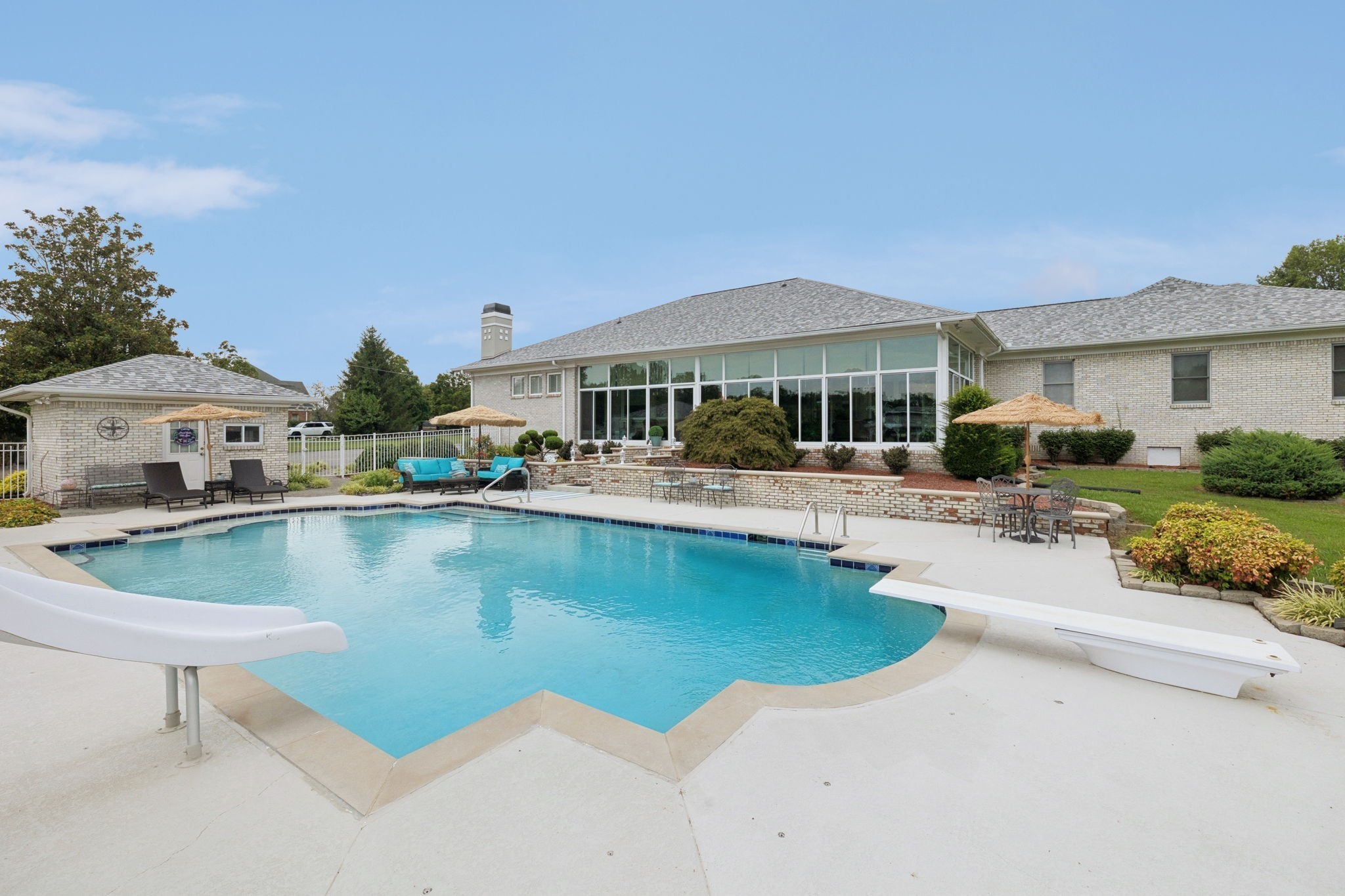 5932 Clarksville Pike