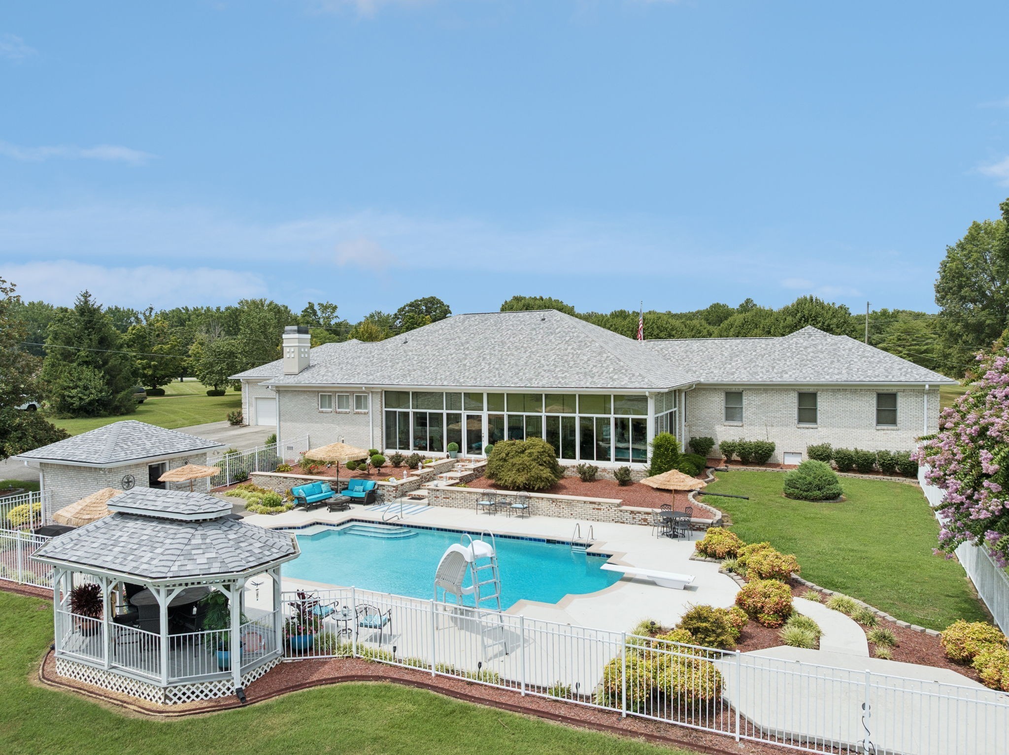 5932 Clarksville Pike