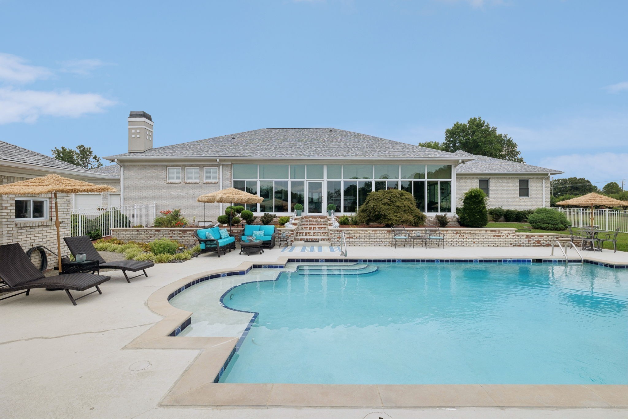 5932 Clarksville Pike