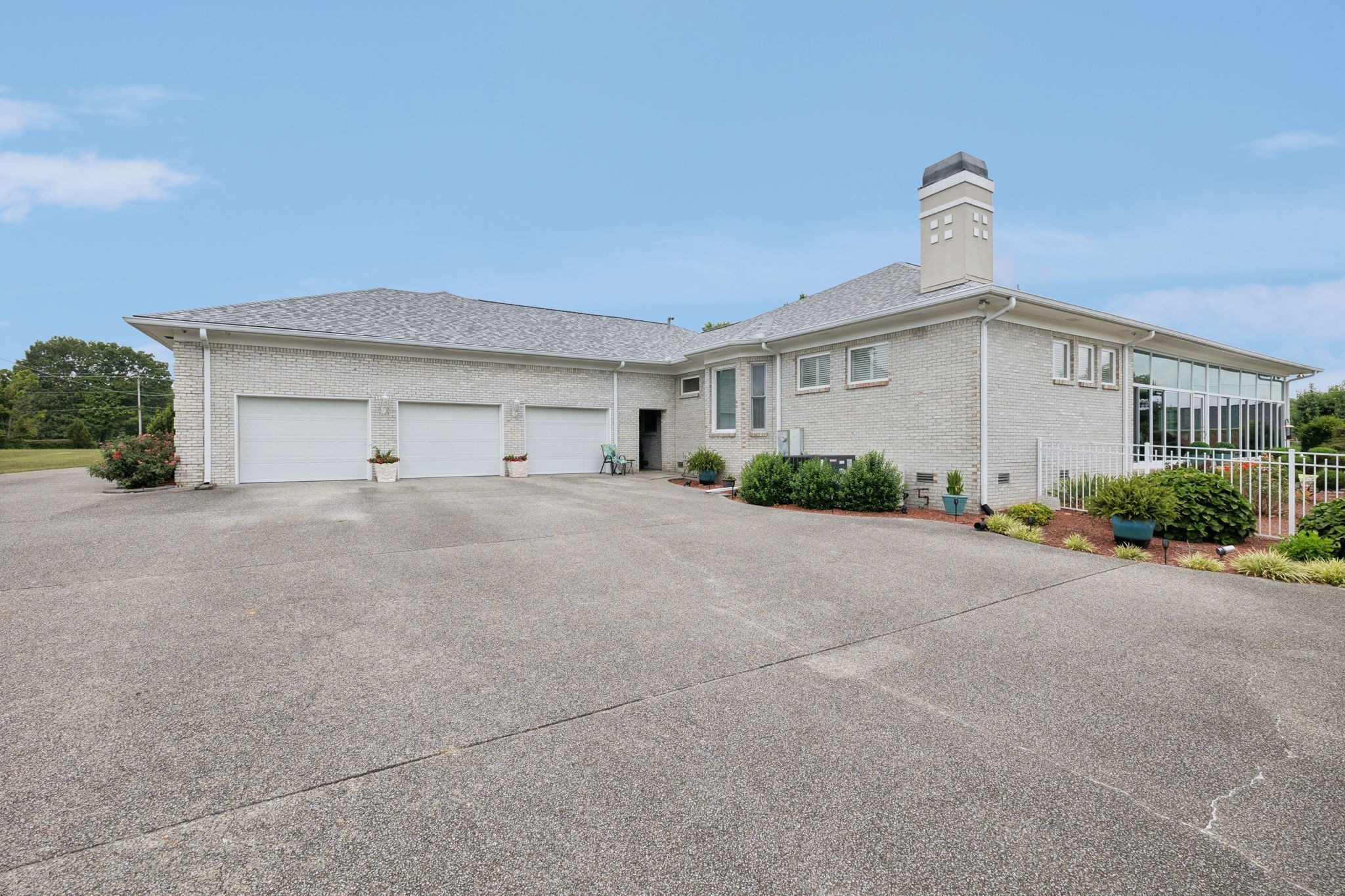 5932 Clarksville Pike